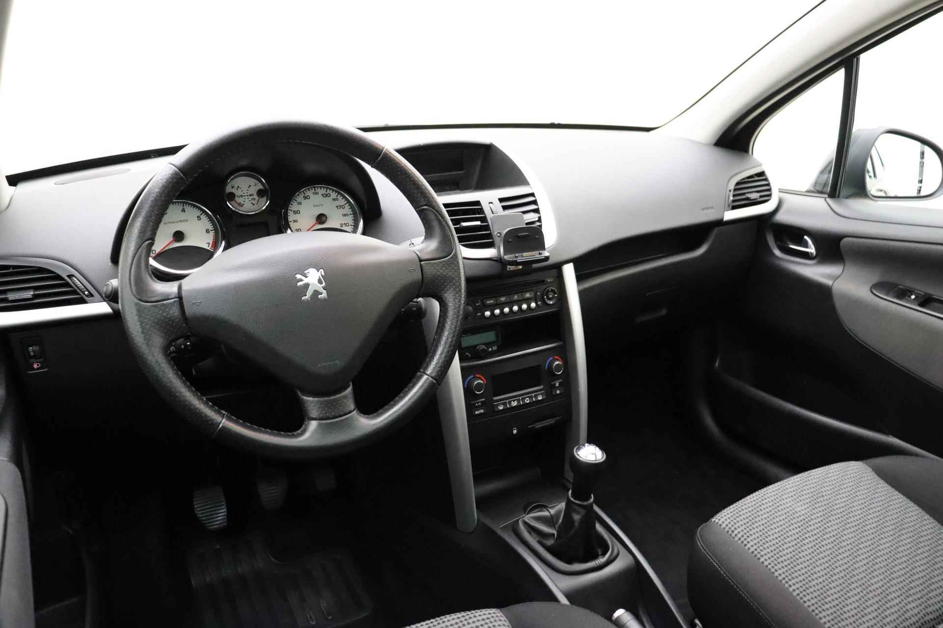 Peugeot 207 SW 1.6 VTi XS 120 PK | Handgeschakeld | Trekhaak | Panorama dak | Climate Control | Airco | Cruise Control | Voorraad - 8/31