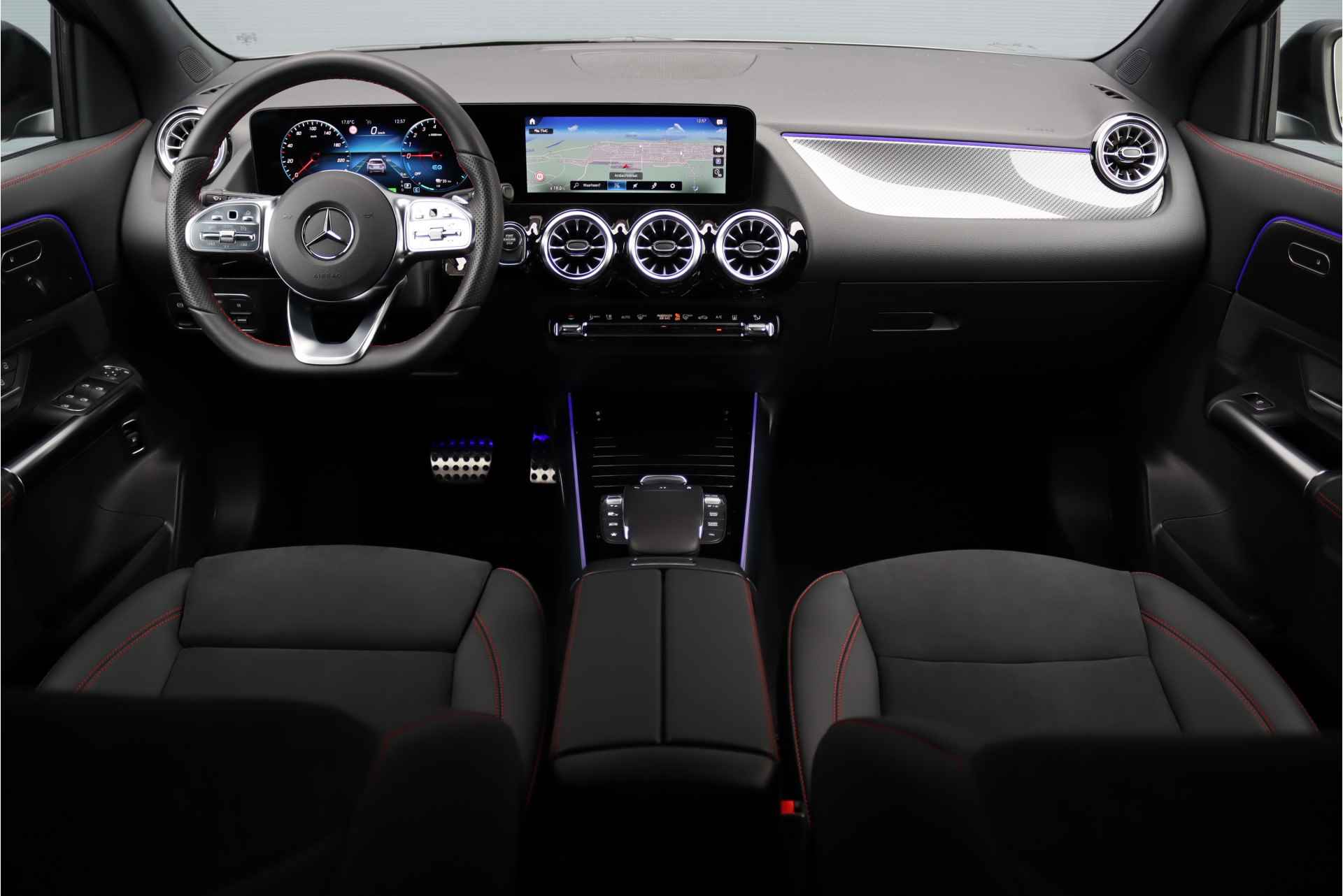 Mercedes-Benz GLA 250 e AMG Line Aut8, Nightpakket, Trekhaak, Camera, Augmented Reality, Stoelverwarming, Sfeerverlichting, Spoorassistent, Cruise Control, Zitcomfortpakket, Etc. - 3/40