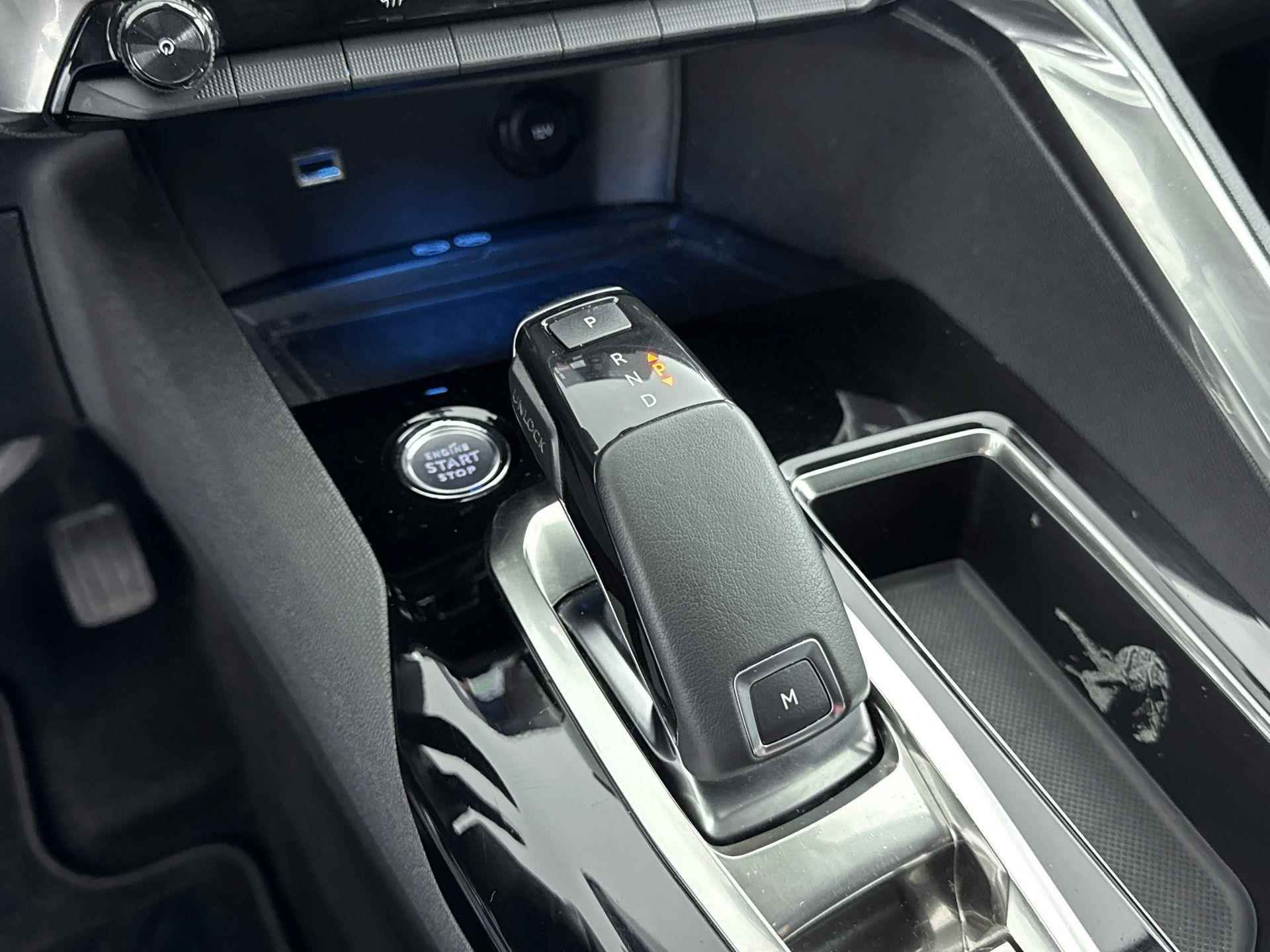 Peugeot 3008 SUV 1.2 130 pk Blue Lease Premium Automaat | Navigatie | Camera | Elektrische Achterklep | CarPlay - 21/38