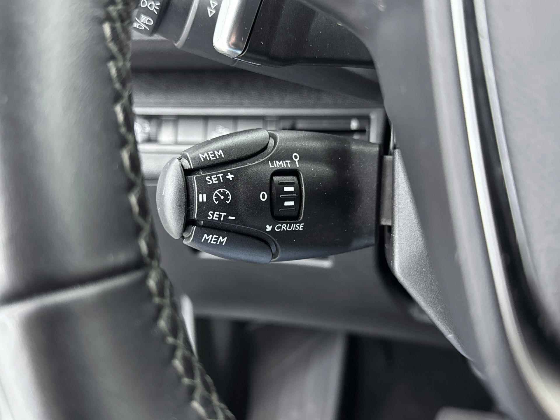 Peugeot 3008 SUV 1.2 130 pk Blue Lease Premium Automaat | Navigatie | Camera | Elektrische Achterklep | CarPlay - 29/38