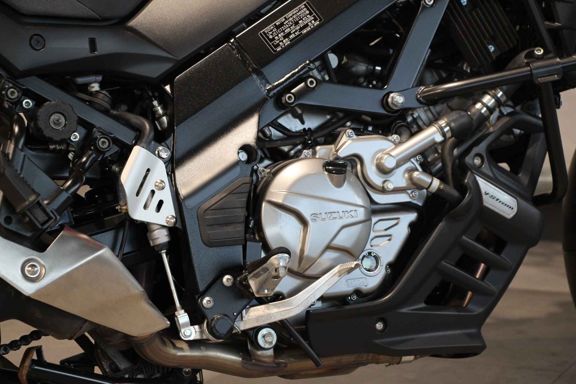 Suzuki V-STROM DL 650 A - 9/16