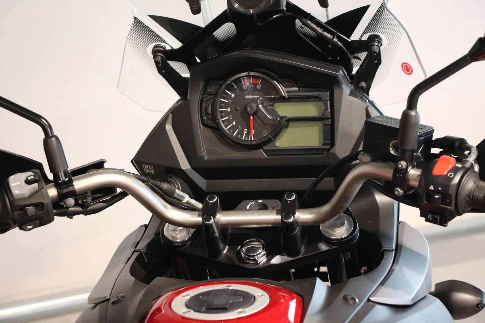 Suzuki V-STROM DL 650 A - 14/16