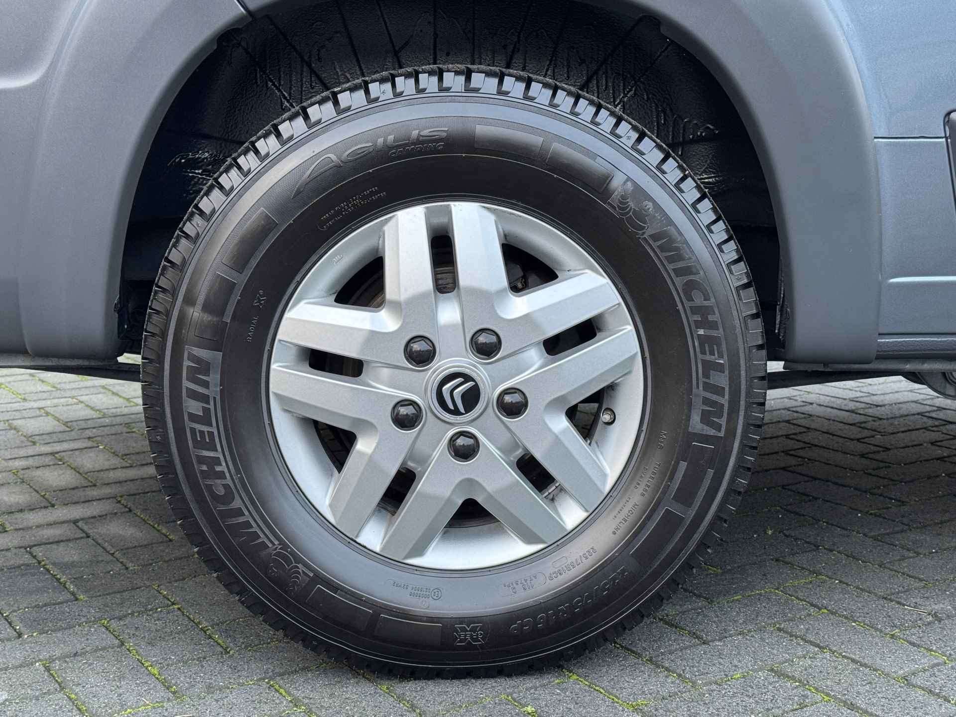 Pössl 2Win Plus 600 D-line 165 pk Euro6 Citroën Jumper **Slechts 6 meter/Groot dwarsbed/4 zitplaatsen/Luifel/Omvormer/Zonnepaneel/Fiet - 53/61