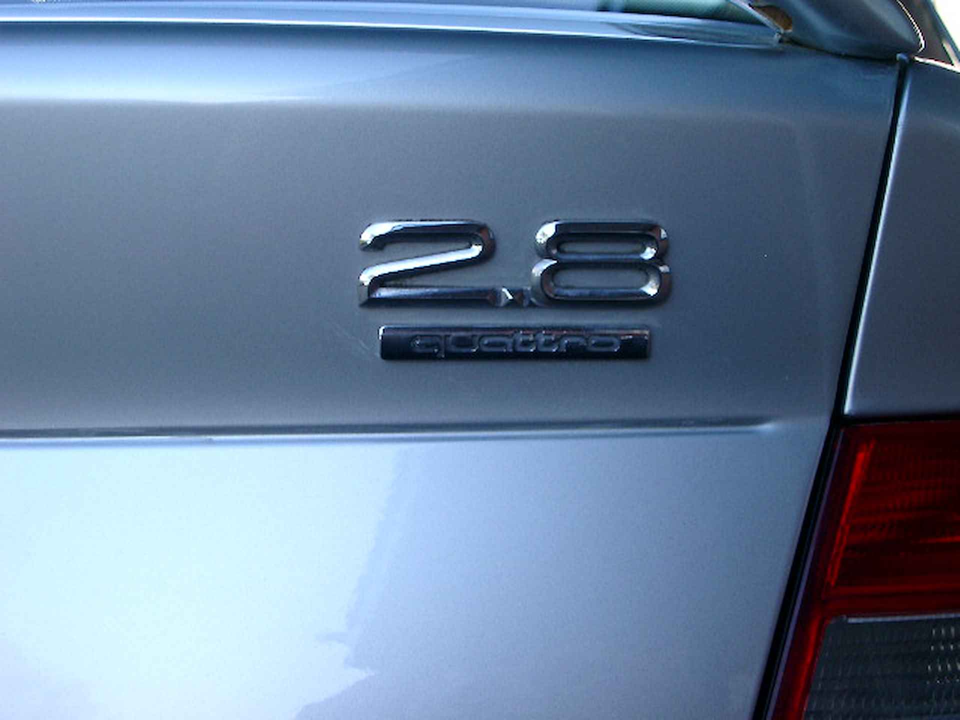 Audi A4 Limousine 2.8 quattro automaat youngtimer airco (ecc), elektrische ramen, cruise control, notenhout inleg elektrisch glazen schuif/kanteldak - 23/28