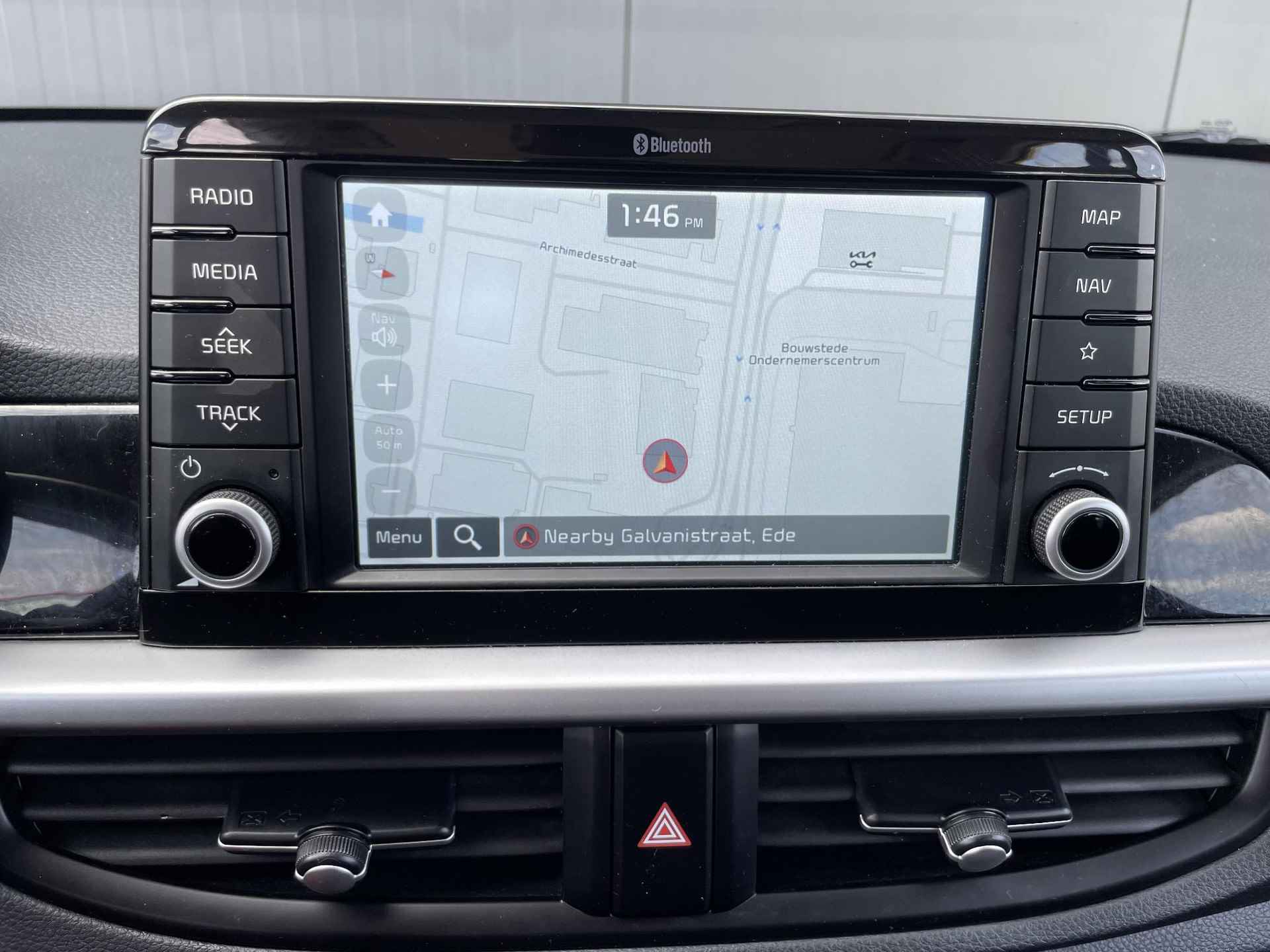 Kia Picanto 1.0 CVVT First Edition | Navigatie | Camera | Climate Control | Lichtmetalen Velgen - 30/37