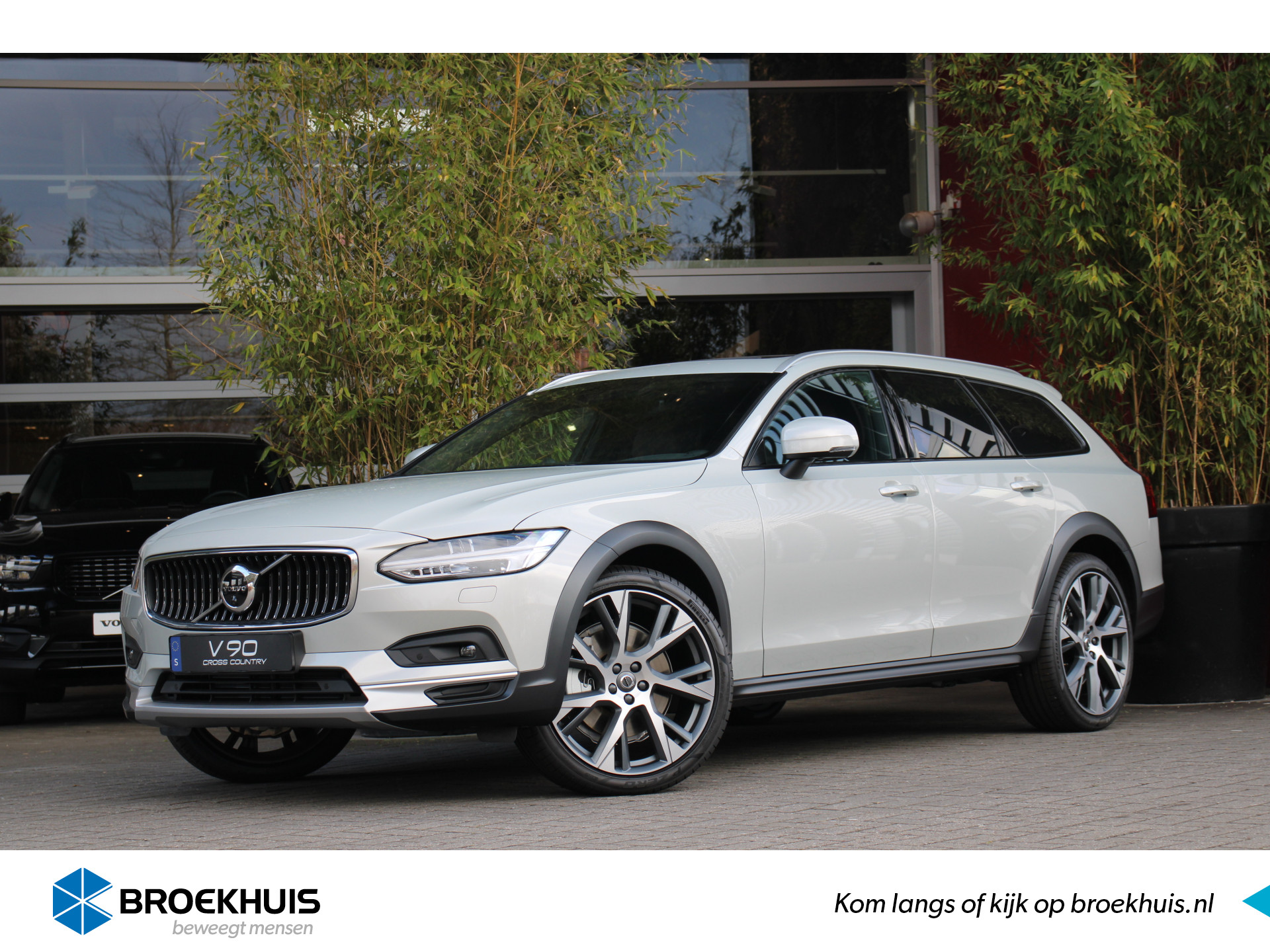 Volvo V90 Cross Country B5 AWD 250pk Pro | Bowers&Wilkins | Schuifdak | Power Seats | 360 Camera | Pilot Assist