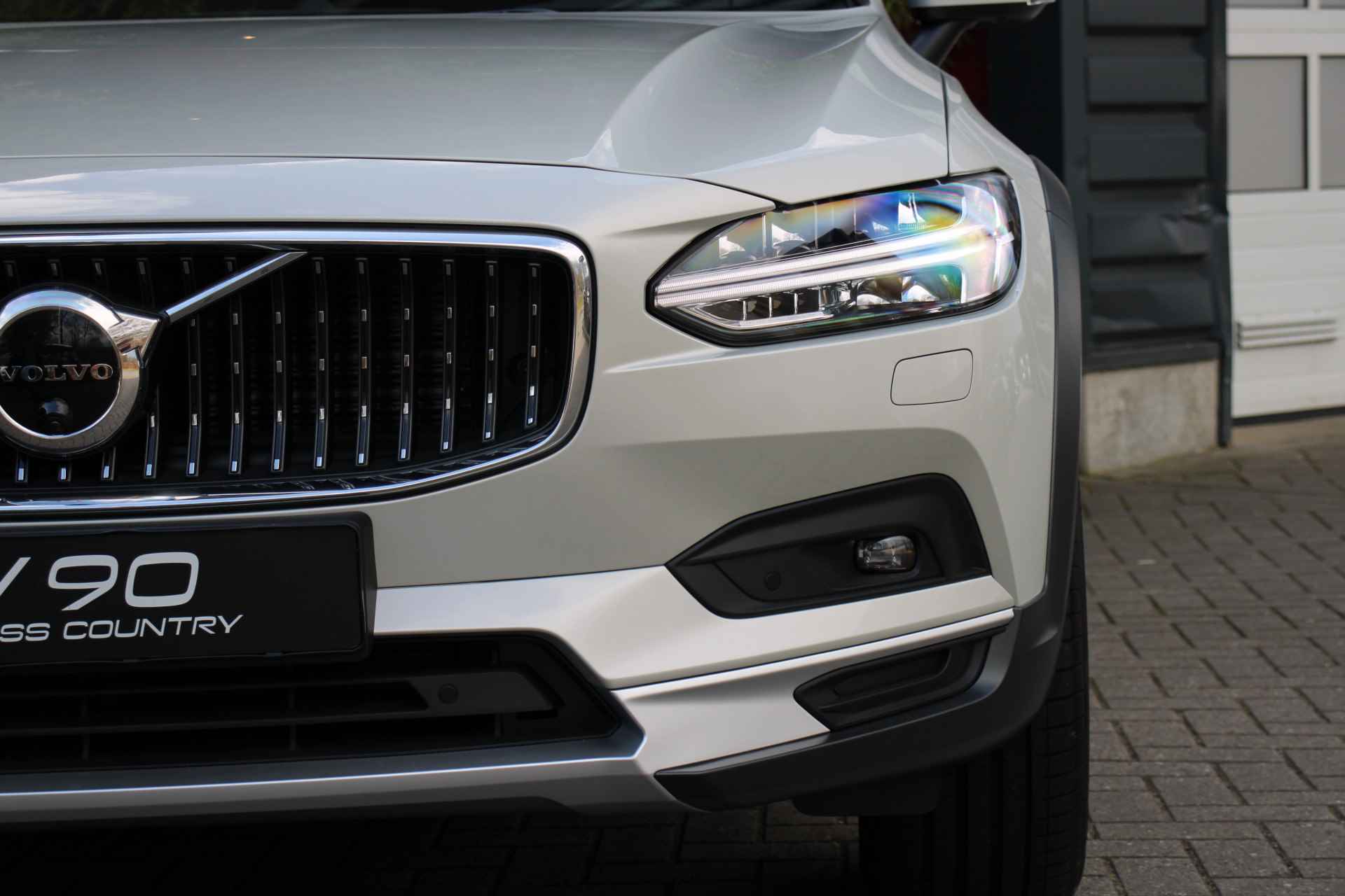 Volvo V90 Cross Country B5 AWD 250pk Pro | Bowers&Wilkins | Schuifdak | Power Seats | 360 Camera | Pilot Assist - 30/34