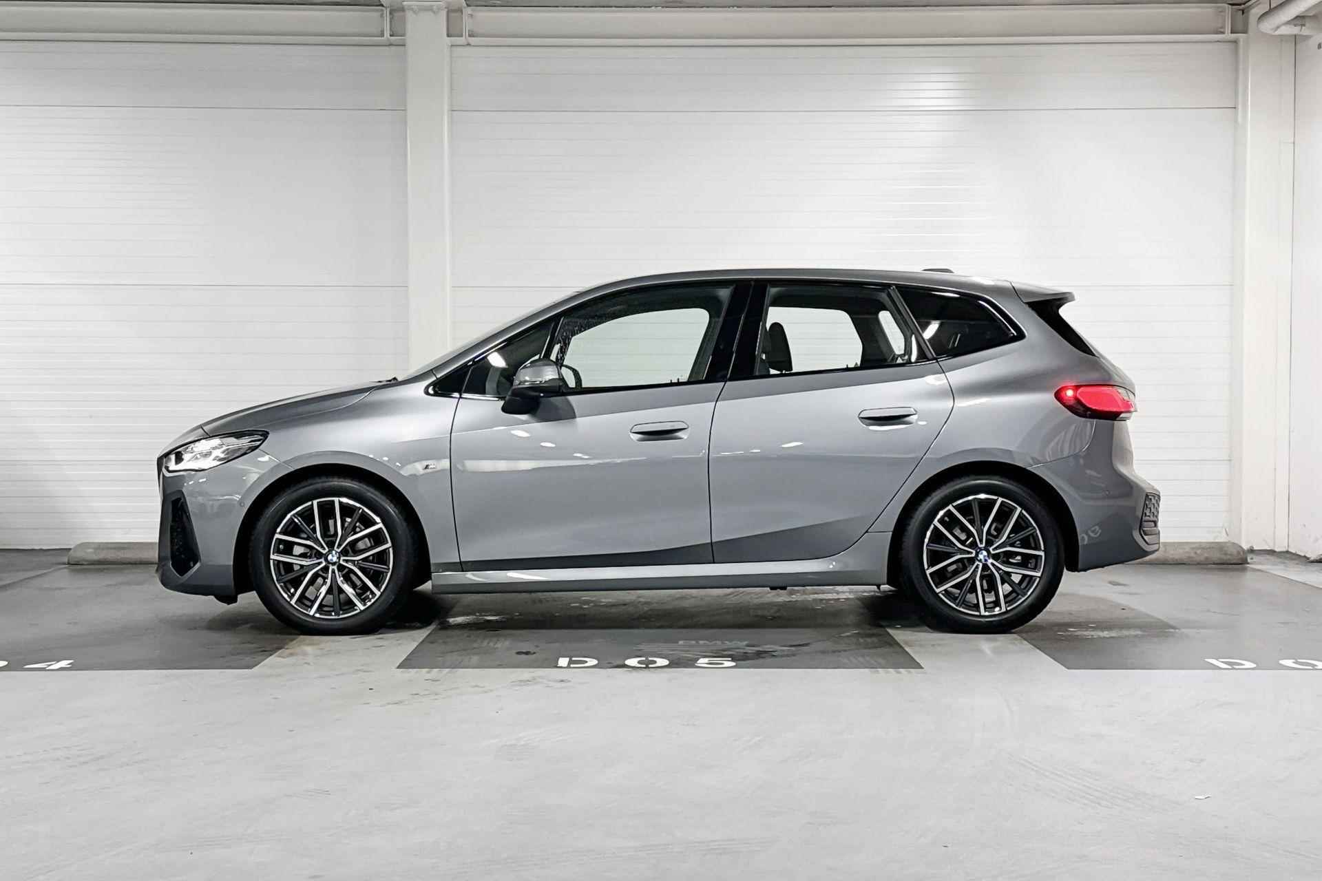 BMW 2 Serie Active Tourer 220i  l M-Sport l Elek. Trekhaak - 17/18