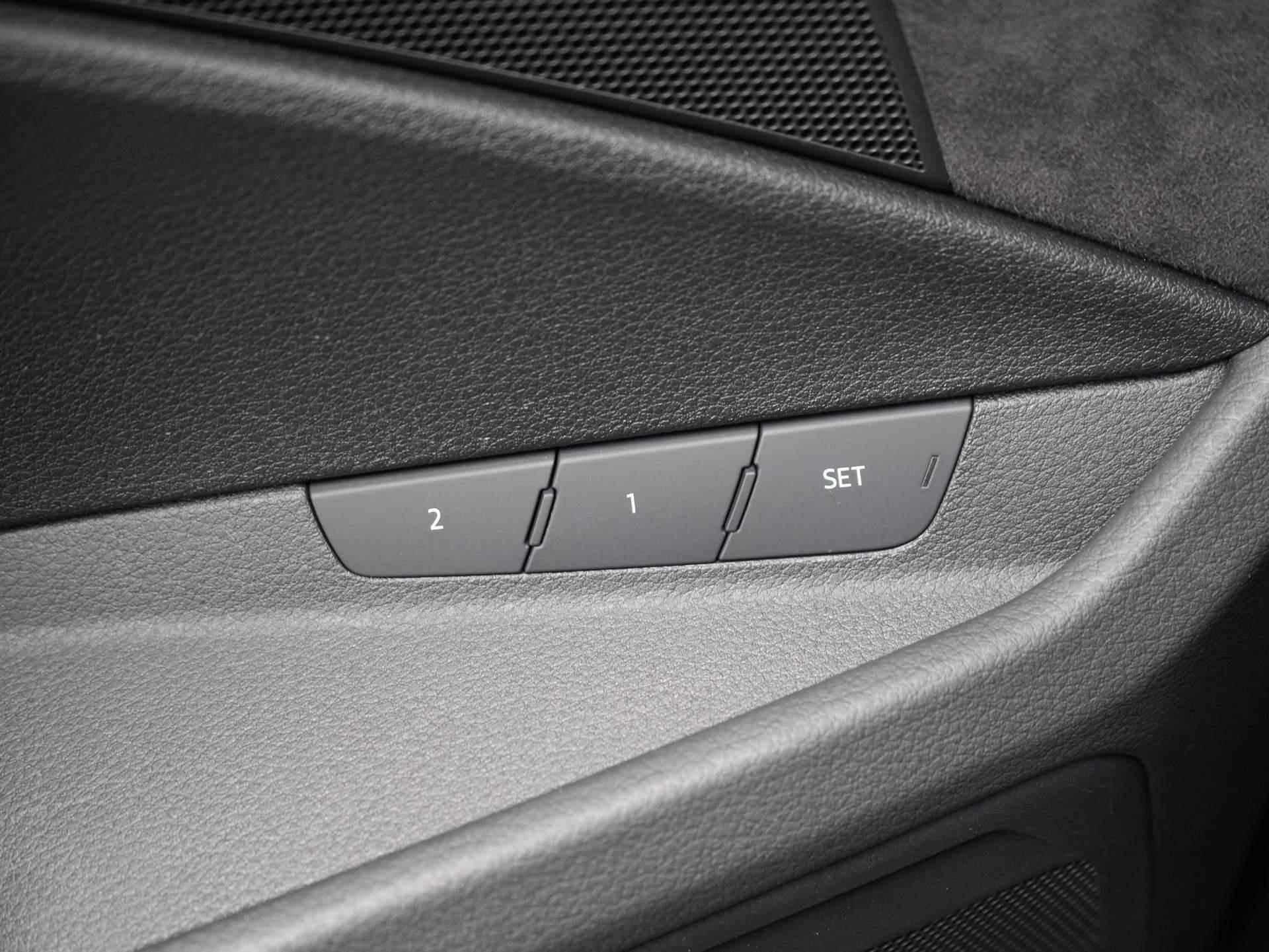 Audi E-Tron 50 Quattro Launch edition Black 71 kWh S-Line | Navi | Clima | Adaptive Cruise | LED | Panoramadak | Trekhaak | 20" - 31/57