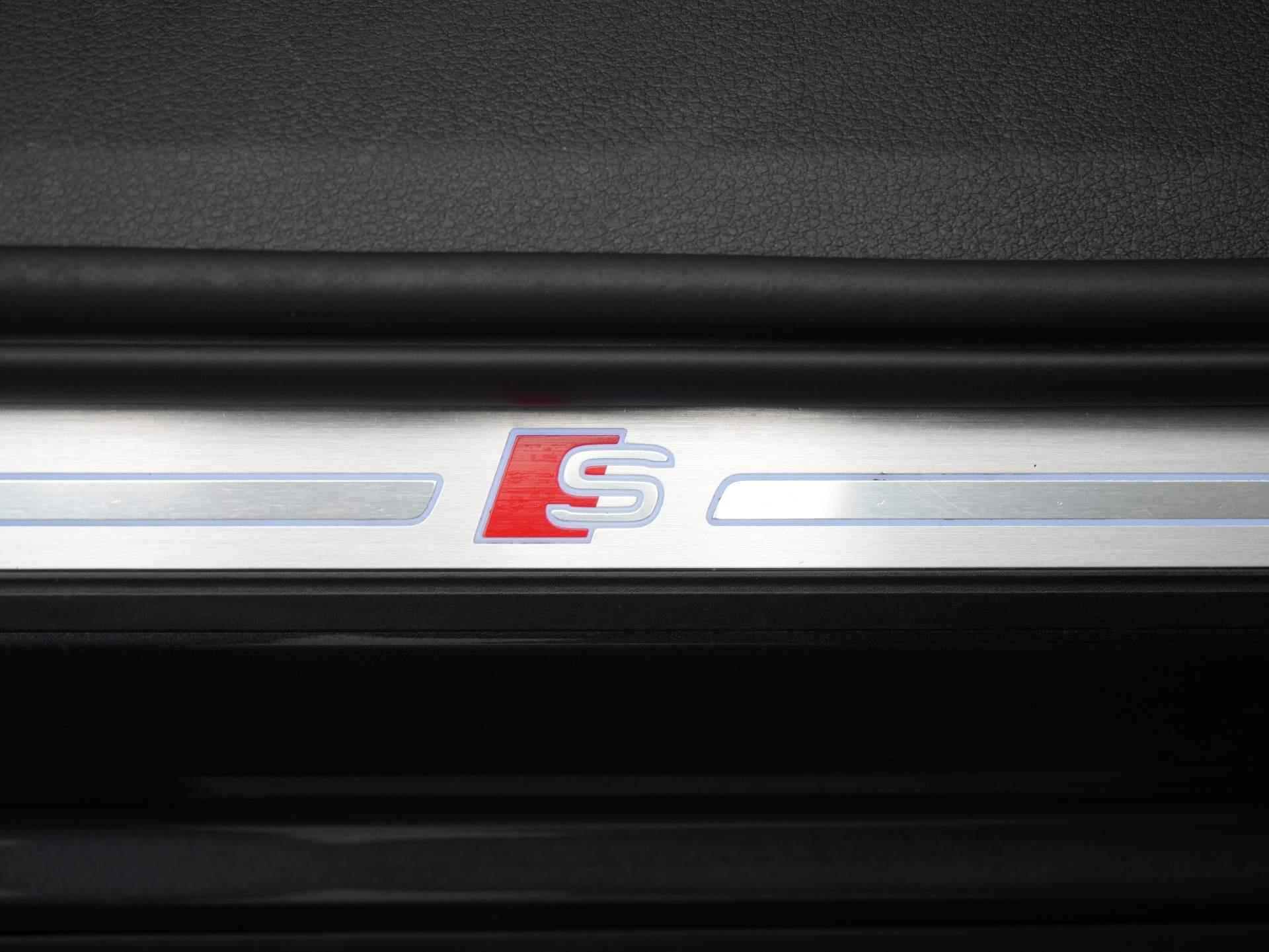 Audi E-Tron 50 Quattro Launch edition Black 71 kWh S-Line | Navi | Clima | Adaptive Cruise | LED | Panoramadak | Trekhaak | 20" - 43/57