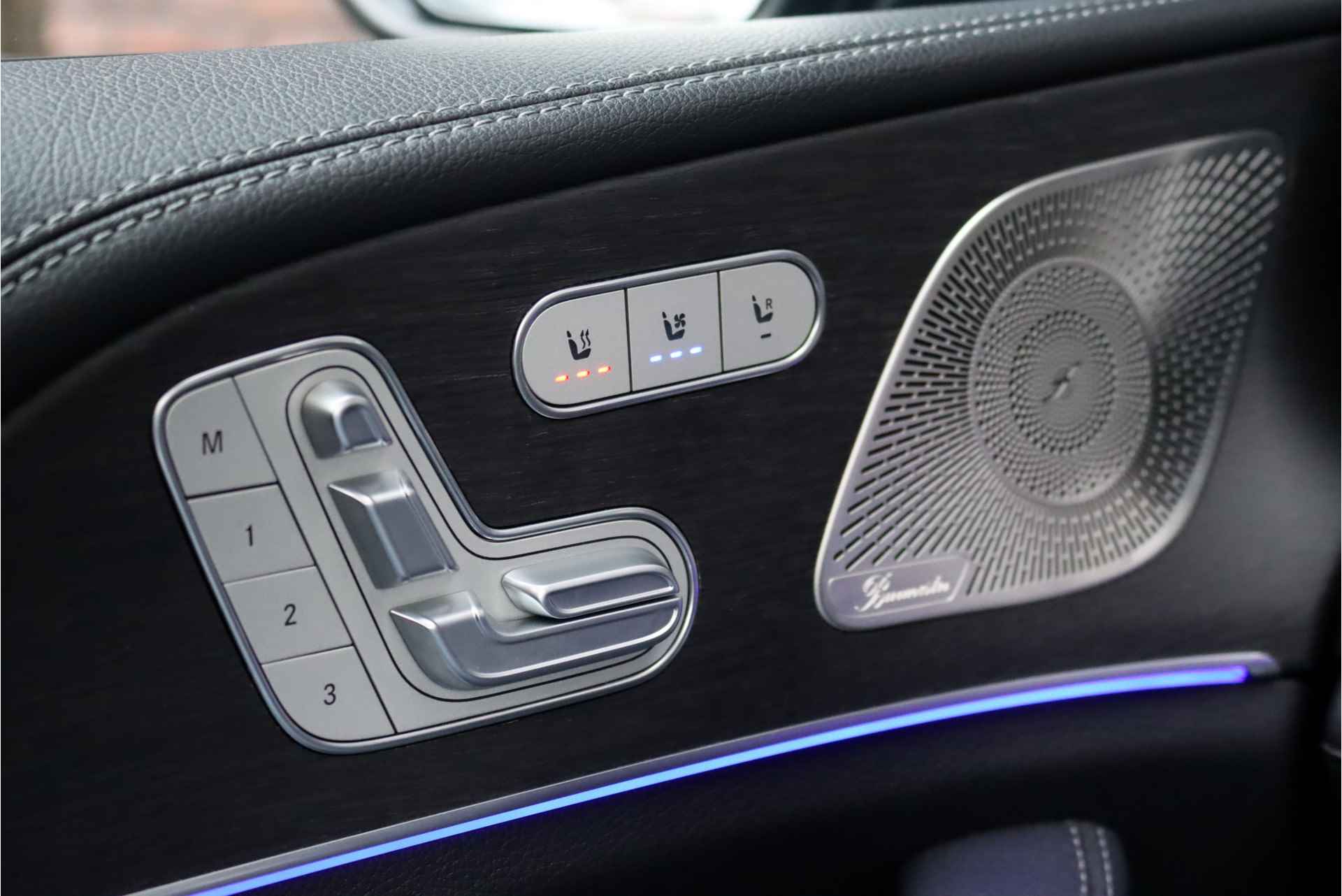 Mercedes-Benz GLE 350 e 4-MATIC Premium+ AMG Line Aut9, Hybride, Luchtvering, Panoramadak, Memory, Distronic+, Massage, Stoelverwarming-/ventilatie, Stuurverwarming, Vlakkenverwarming, Keyless Go, Burmester, Etc. - 9/42