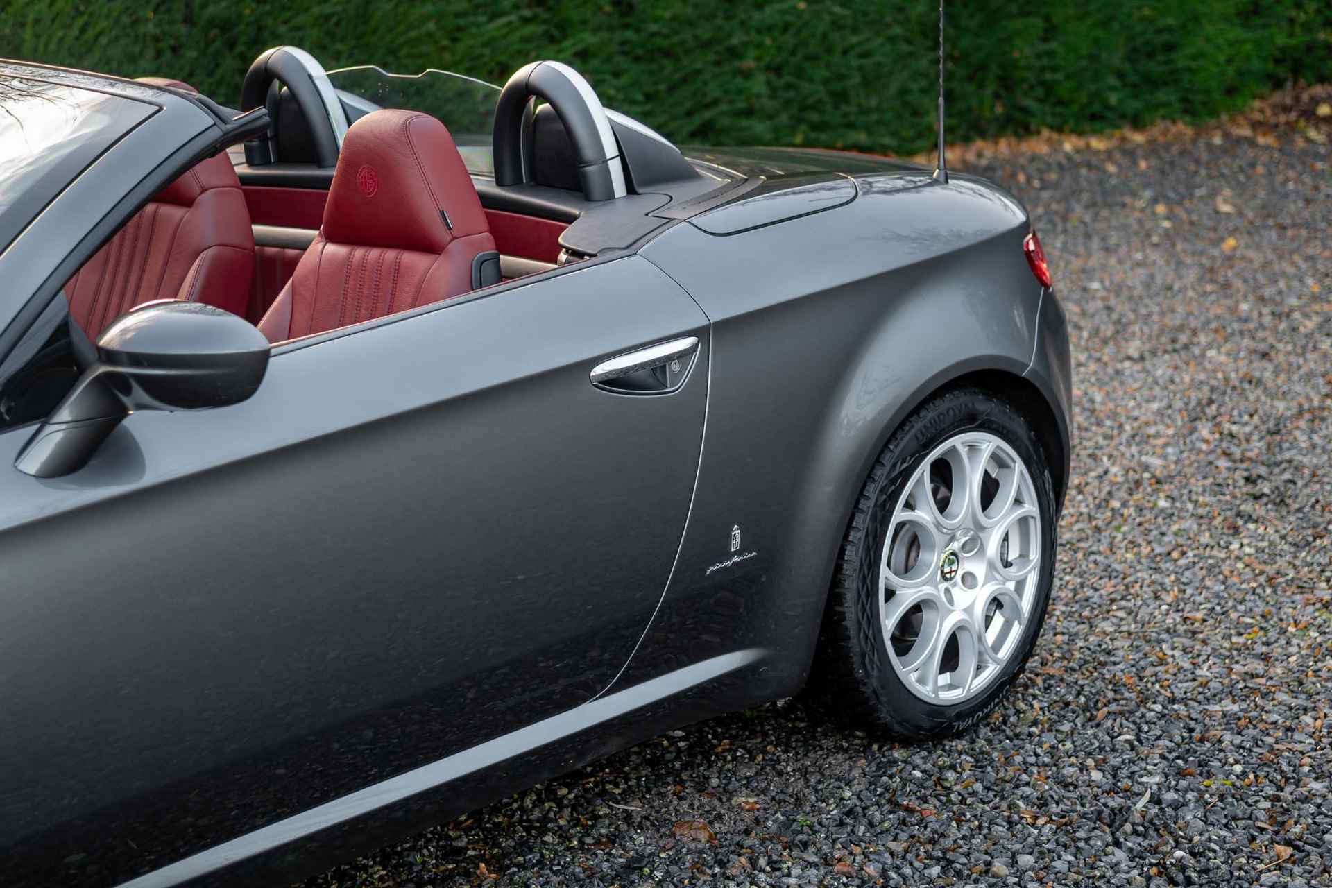 Alfa Romeo Spider 3.2 JTS Exclusive Q4 260pk - 28/35