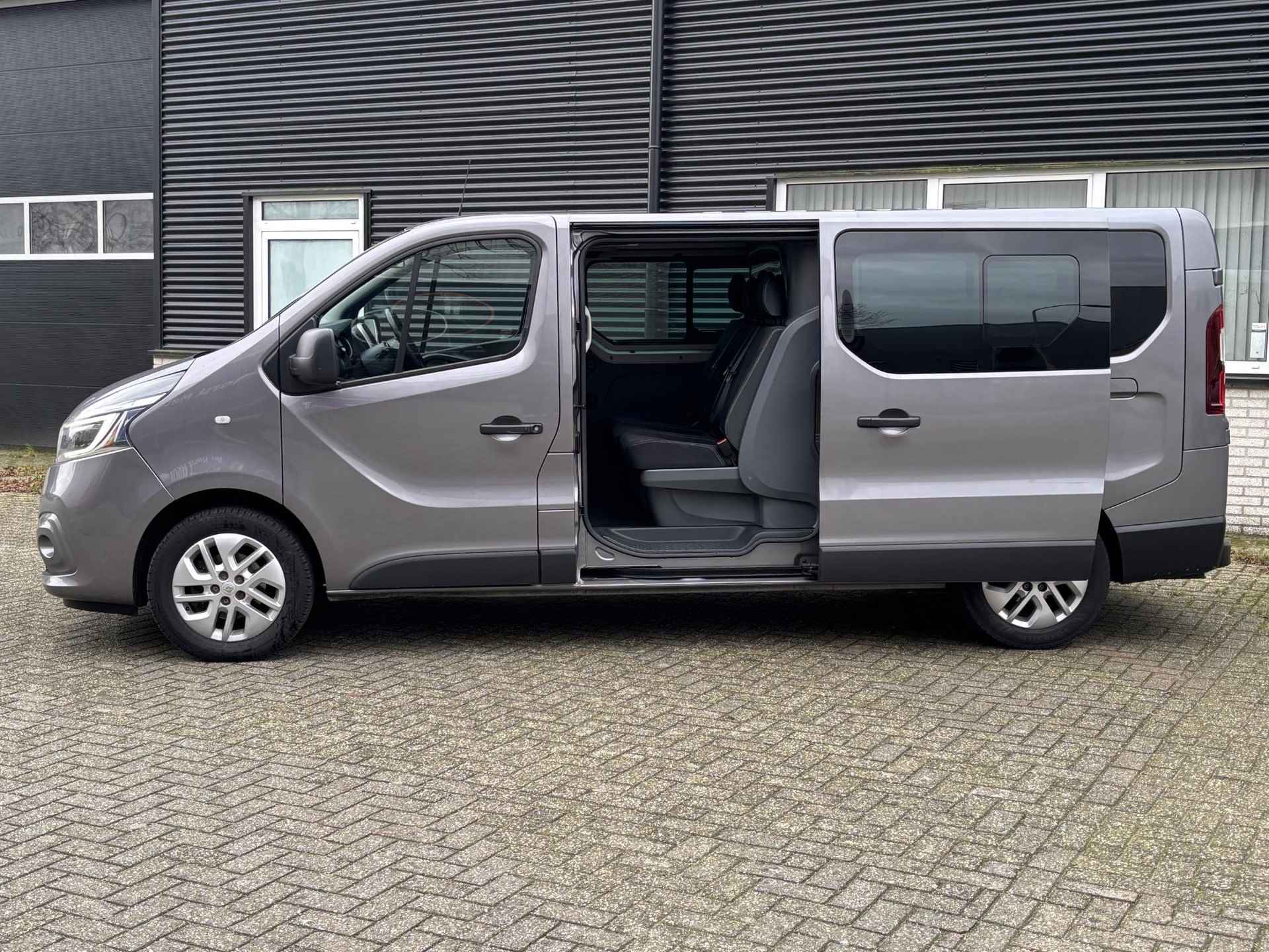 Renault Trafic 2.0 dCi 170 T29 L2H1 DC Luxe AUTOMAAT / Navigatie-pakket / Pack Visibilité / Achteruitrijcamera / Zijschuifdeur links + rechts / Trekhaak / Automatische airco / Keyless entry / Passagiersstoel + airbag / - 12/37