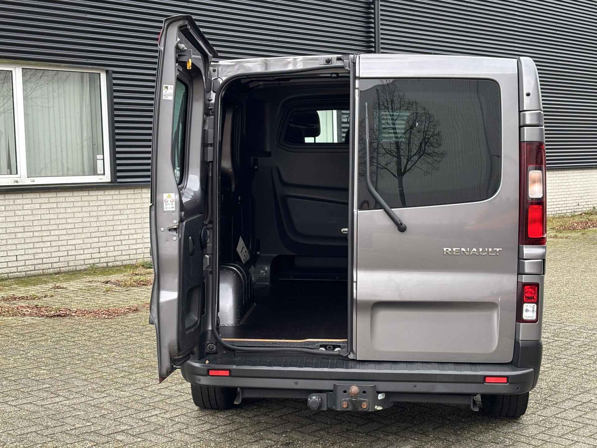 Renault Trafic 2.0 dCi 170 T29 L2H1 DC Luxe AUTOMAAT / Navigatie-pakket / Pack Visibilité / Achteruitrijcamera / Zijschuifdeur links + rechts / Trekhaak / Automatische airco / Keyless entry / Passagiersstoel + airbag / - 14/37