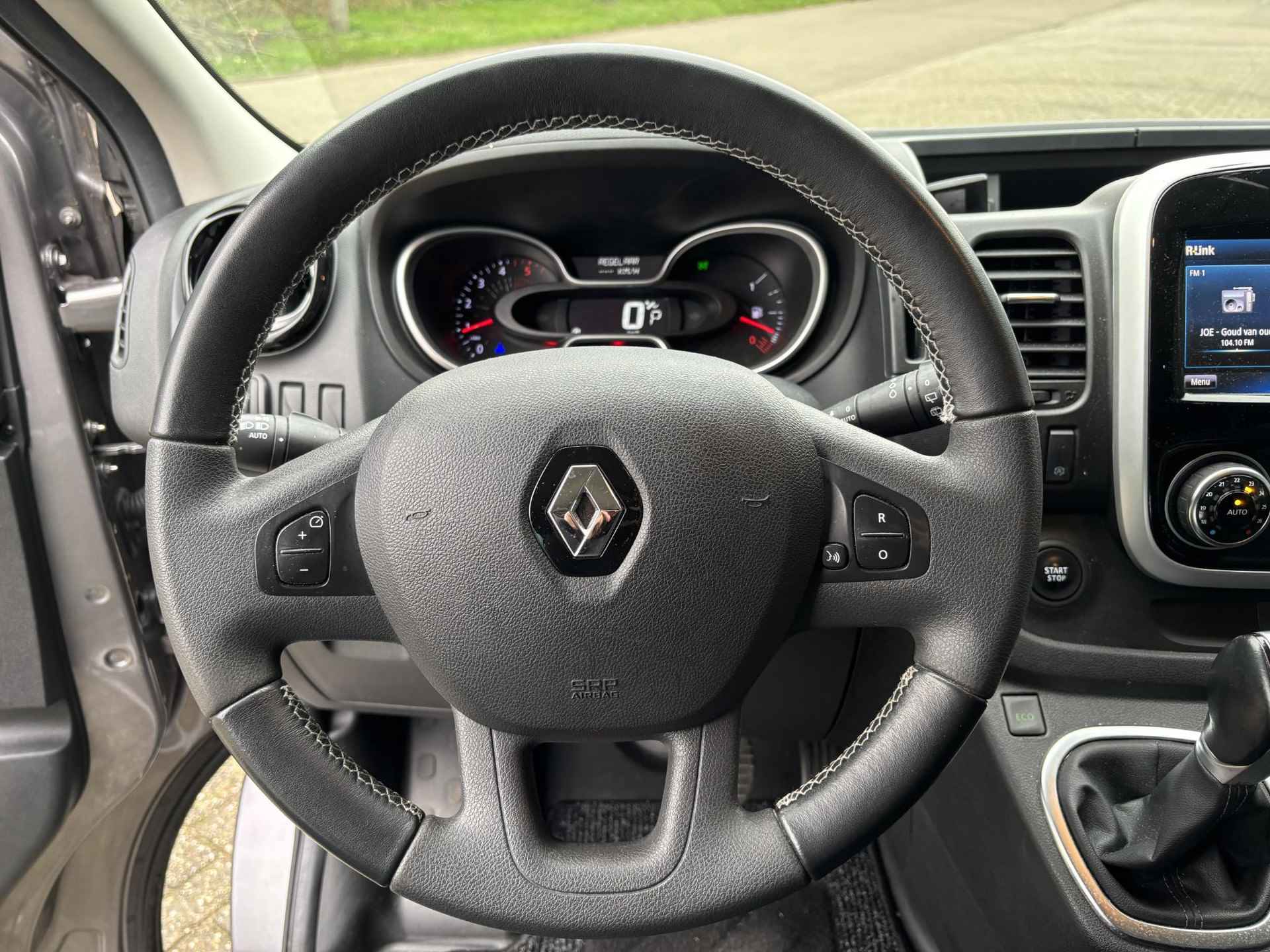 Renault Trafic 2.0 dCi 170 T29 L2H1 DC Luxe AUTOMAAT / Navigatie-pakket / Pack Visibilité / Achteruitrijcamera / Zijschuifdeur links + rechts / Trekhaak / Automatische airco / Keyless entry / Passagiersstoel + airbag / - 30/37