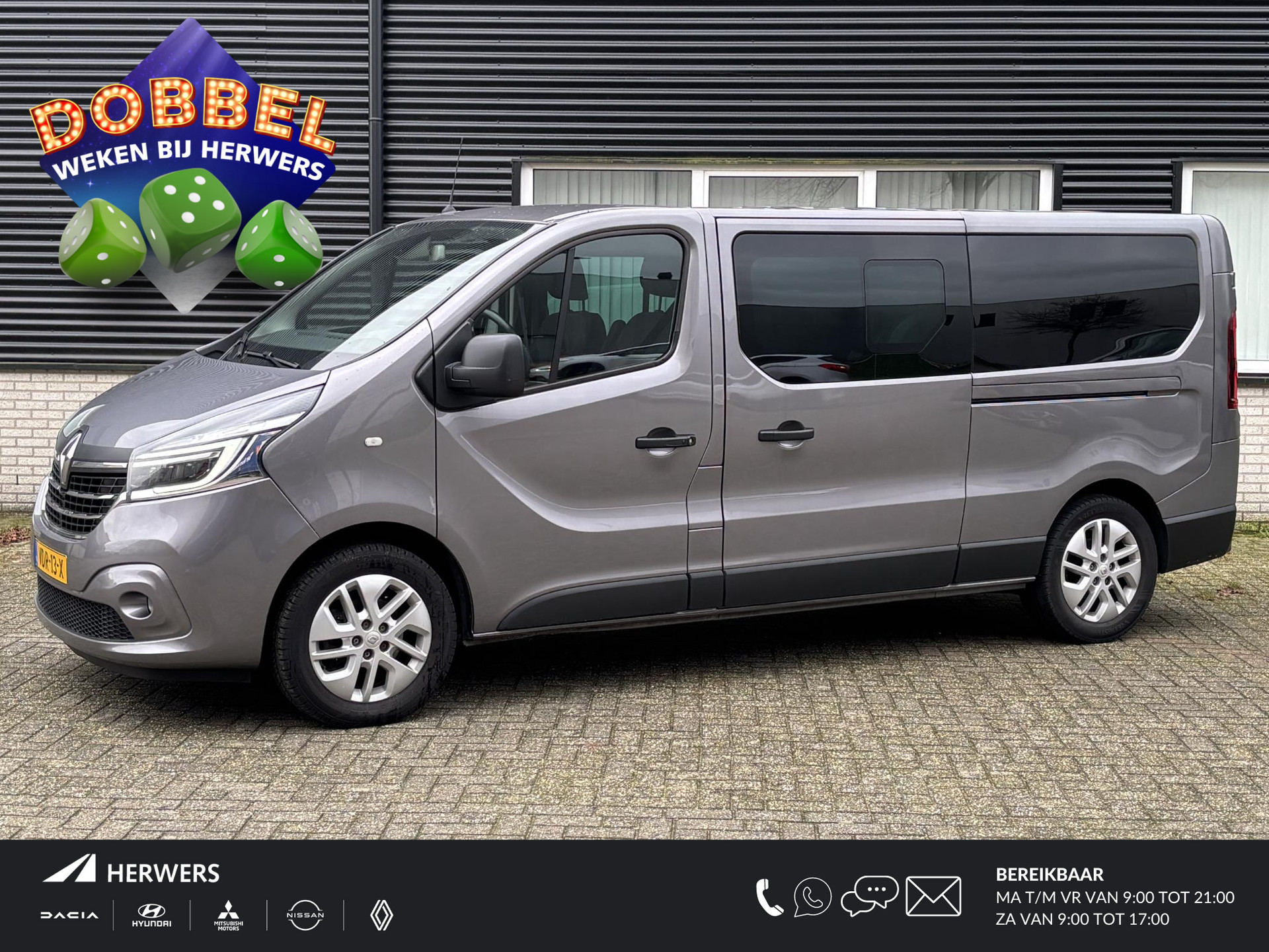 Renault Trafic 2.0 dCi 170 T29 L2H1 DC Luxe AUTOMAAT / Navigatie-pakket / Pack Visibilité / Achteruitrijcamera / Zijschuifdeur links + rechts / Trekhaak / Automatische airco / Keyless entry / Passagiersstoel + airbag /