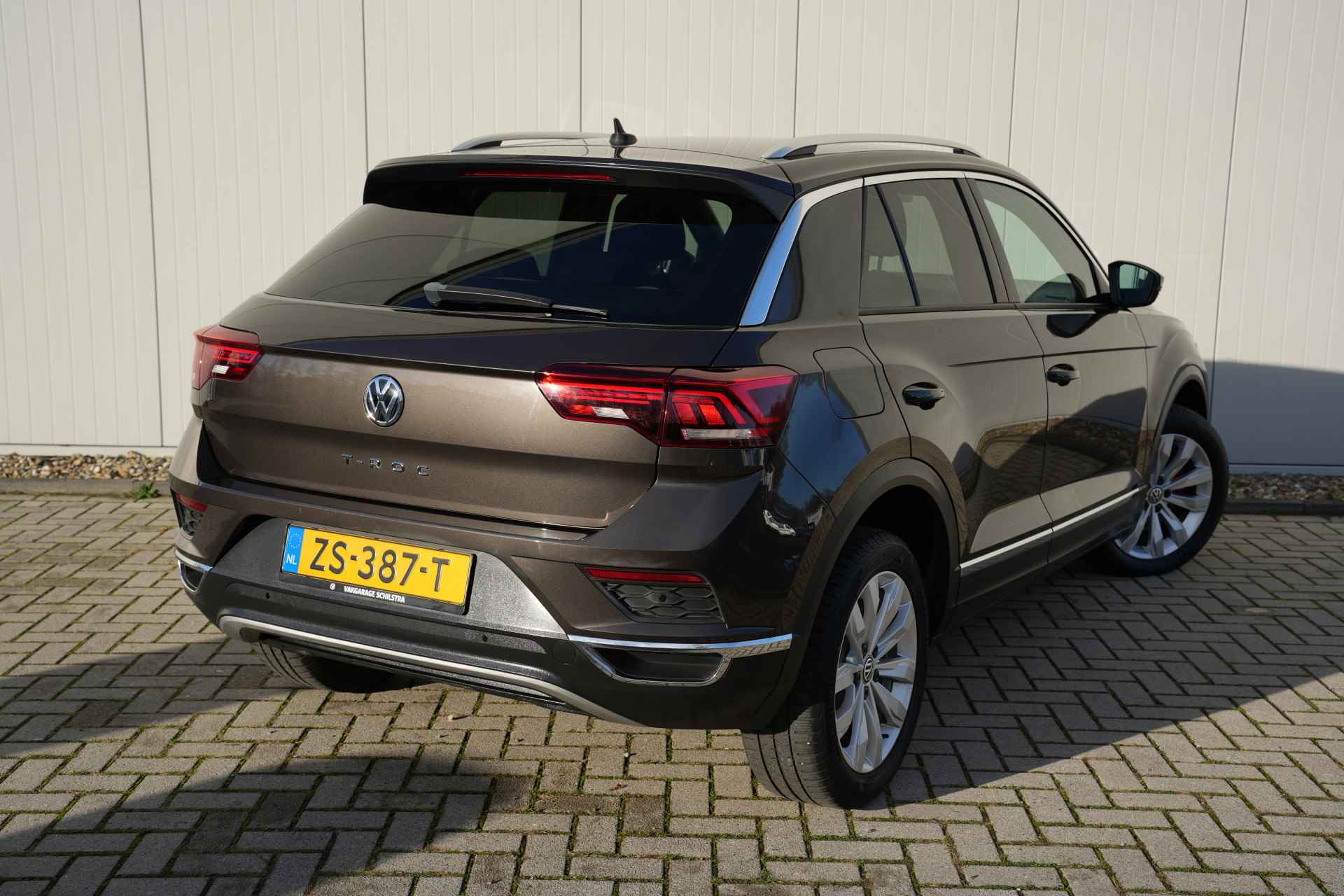 Volkswagen T-Roc 1.5 TSI Sport Automaat | Navigatie | Digitaal Dashboard | Camera - 3/33