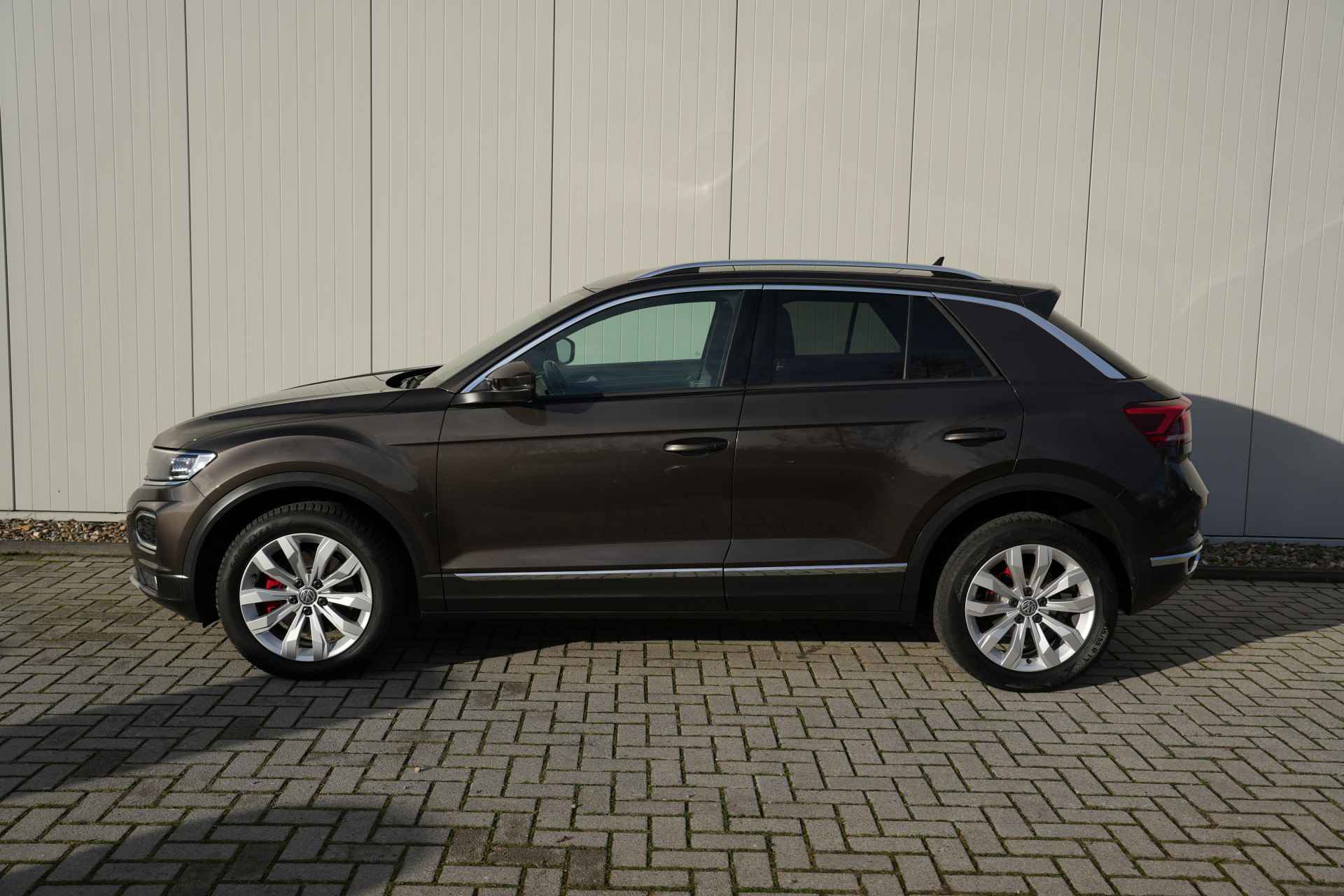 Volkswagen T-Roc 1.5 TSI Sport Automaat | Navigatie | Digitaal Dashboard | Camera - 6/33