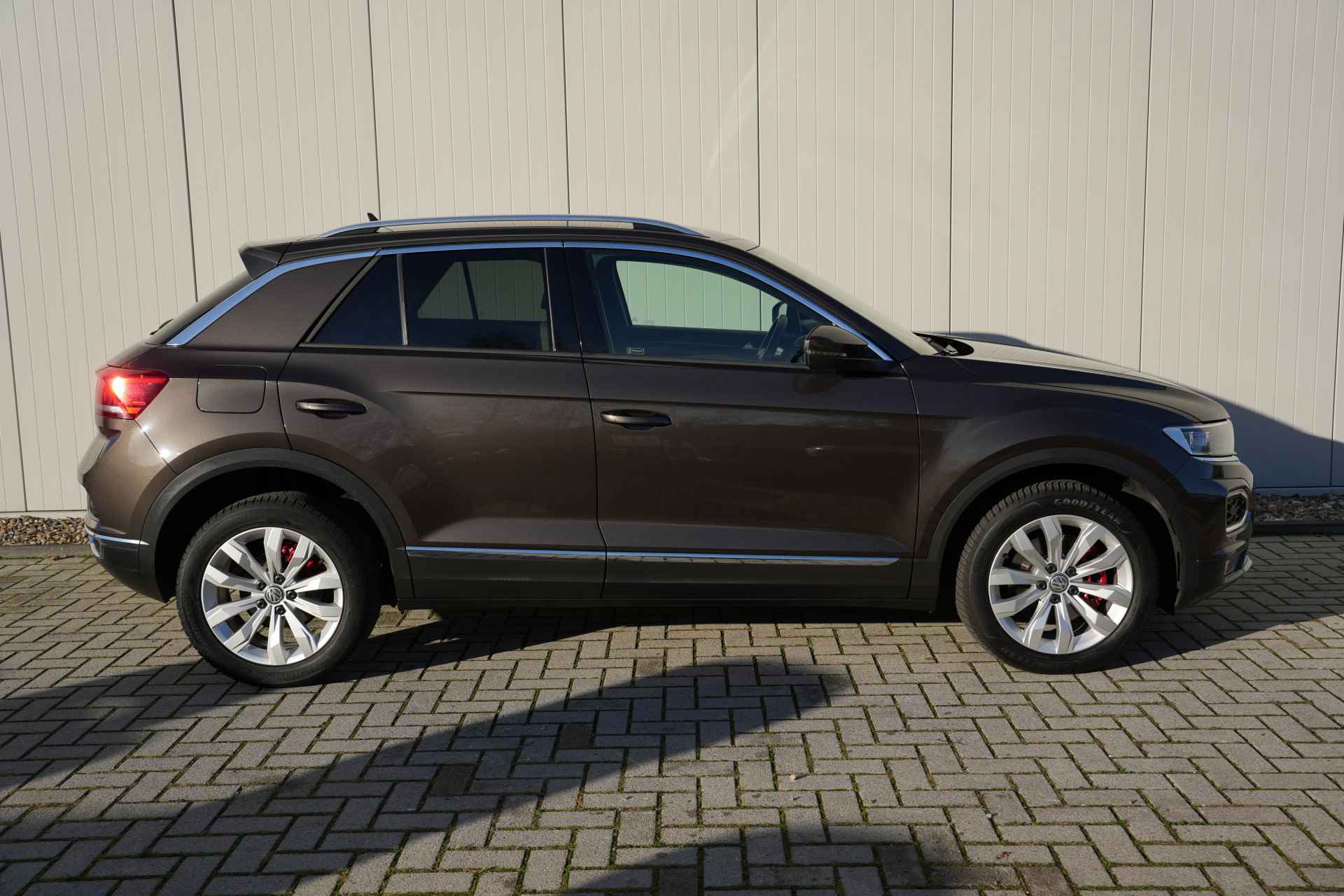 Volkswagen T-Roc 1.5 TSI Sport Automaat | Navigatie | Digitaal Dashboard | Camera - 7/33