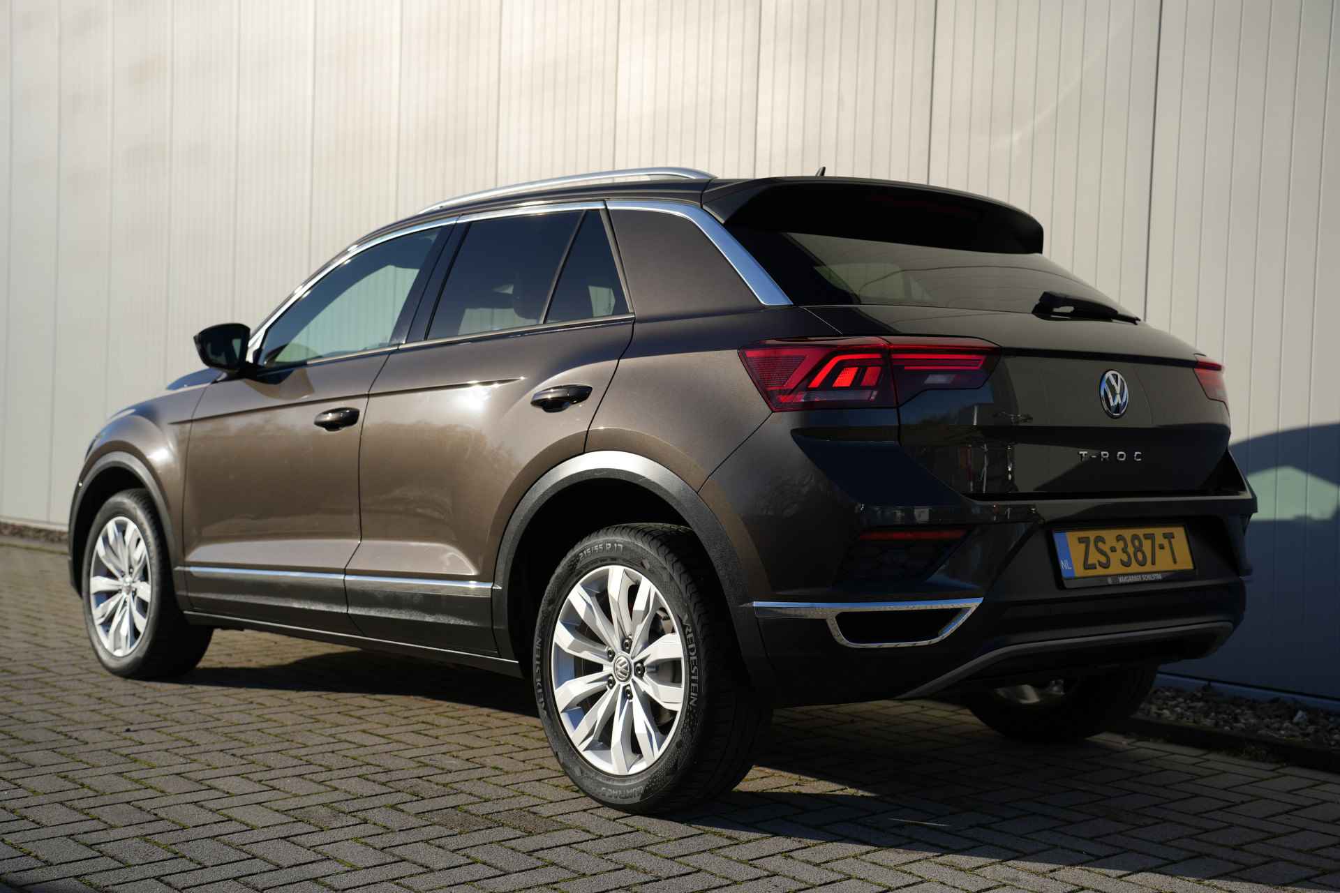 Volkswagen T-Roc 1.5 TSI Sport Automaat | Navigatie | Digitaal Dashboard | Camera - 11/33