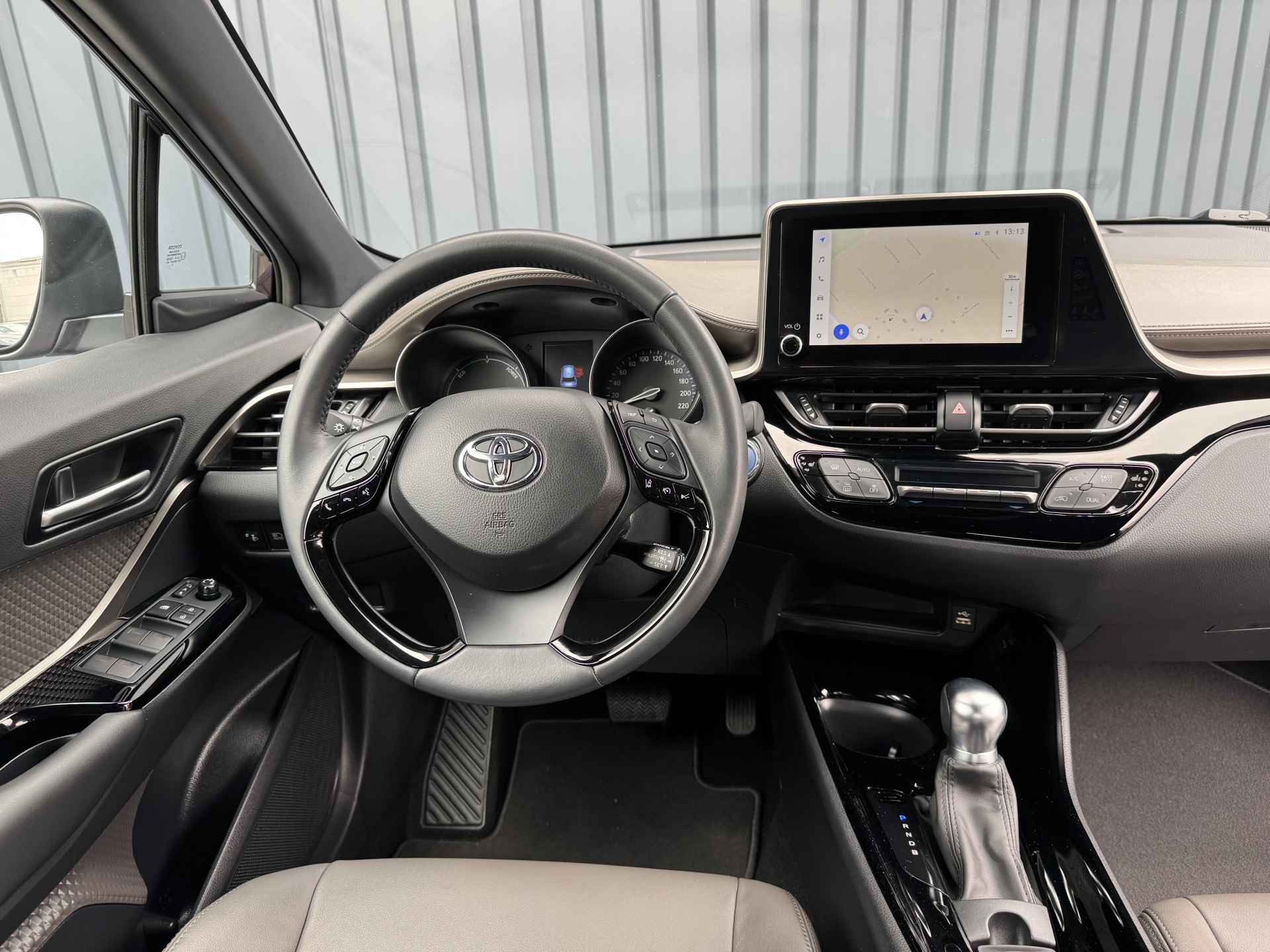 Toyota C-HR 1.8 Hybrid Executive / Bi tone | TOP KLEUR: Deep Amethyst(paars/zwart) | LED | Chrome pakket | Rijklaar!! - 17/44