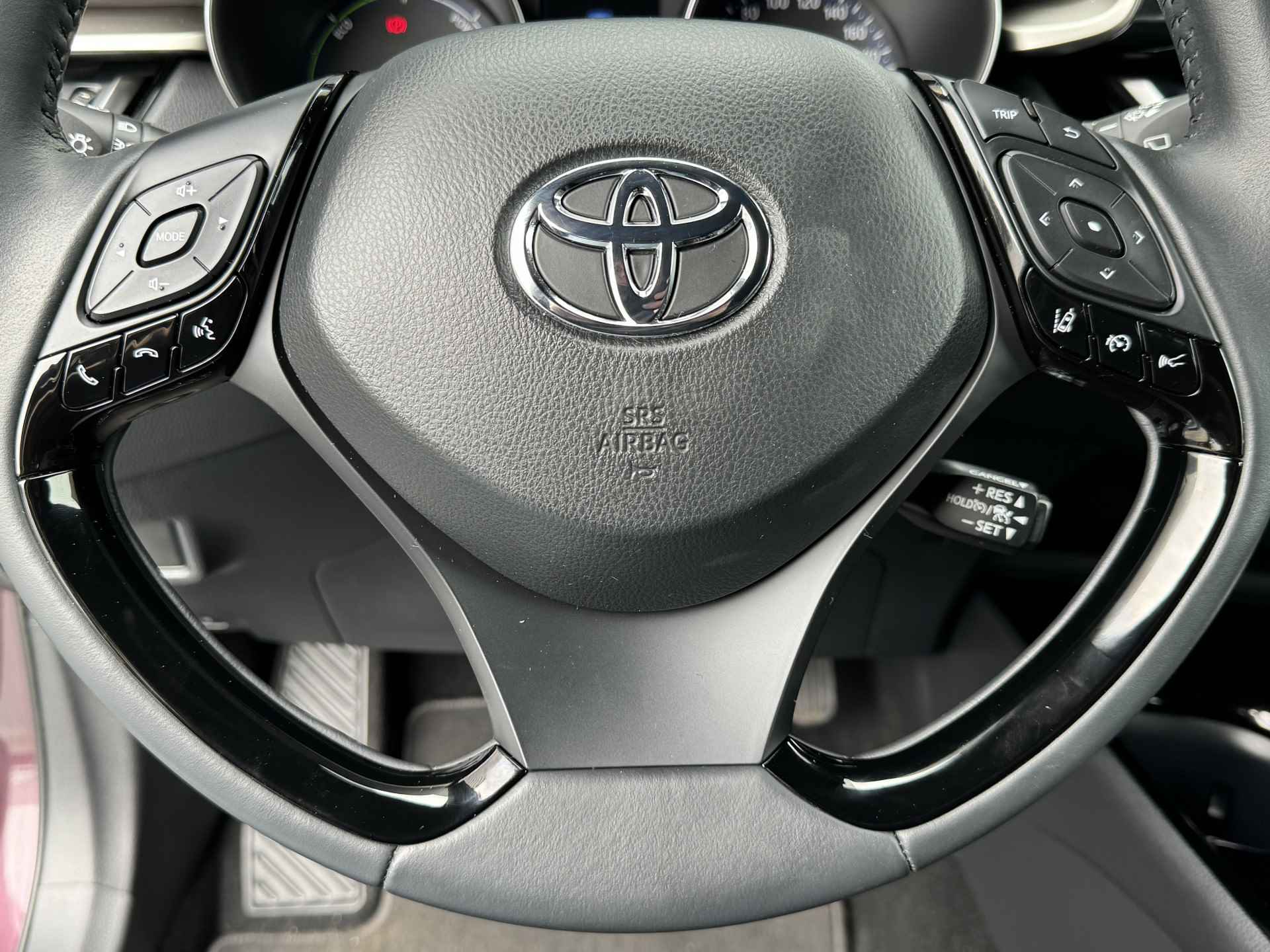 Toyota C-HR 1.8 Hybrid Executive / Bi tone | TOP KLEUR: Deep Amethyst(paars/zwart) | LED | Chrome pakket | Rijklaar!! - 38/44