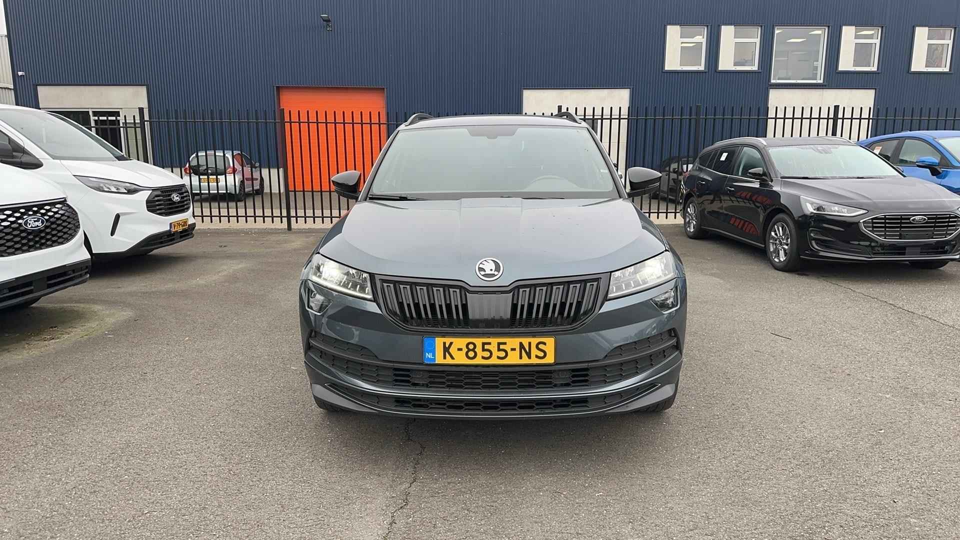 Skoda Karoq 1.5 TSI ACT Sportline Business 150 PK | Trekhaak | Navigatie | Achteruitrijcamera | Parkeersensoren | Elektrische Achterklep | Virtual cockpit | Apple Carplay & Andriod Auto | Lichtmetalen Velgen | Stoelverwarming | Climate Control | - 7/30