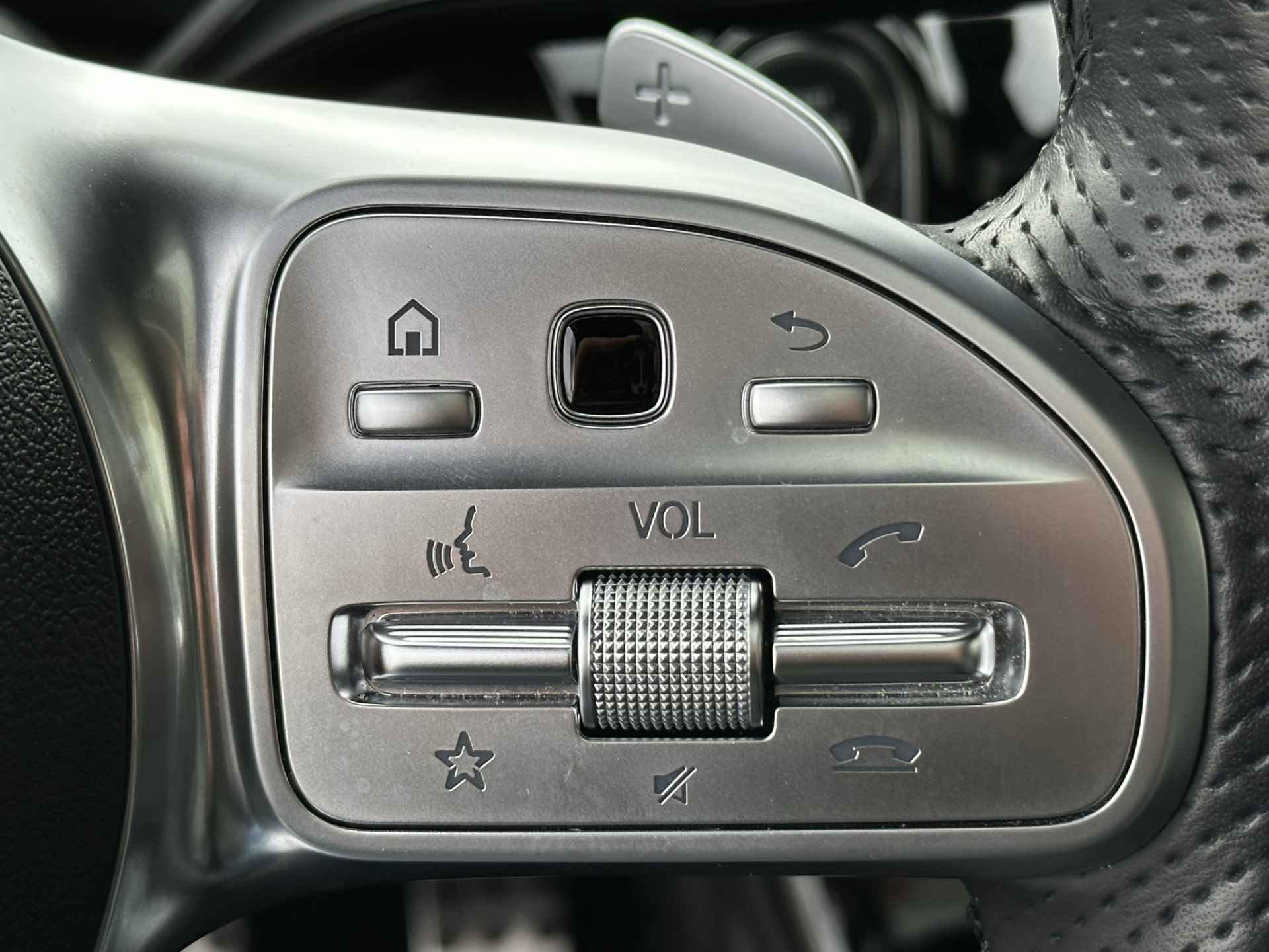 Mercedes-Benz A-Klasse 250 e AMG Line | Adapt.Cruise | Burmester | Massagestoel | Stoelkoeling | Pano | Keyless | Apple Carplay | PDC - 24/91