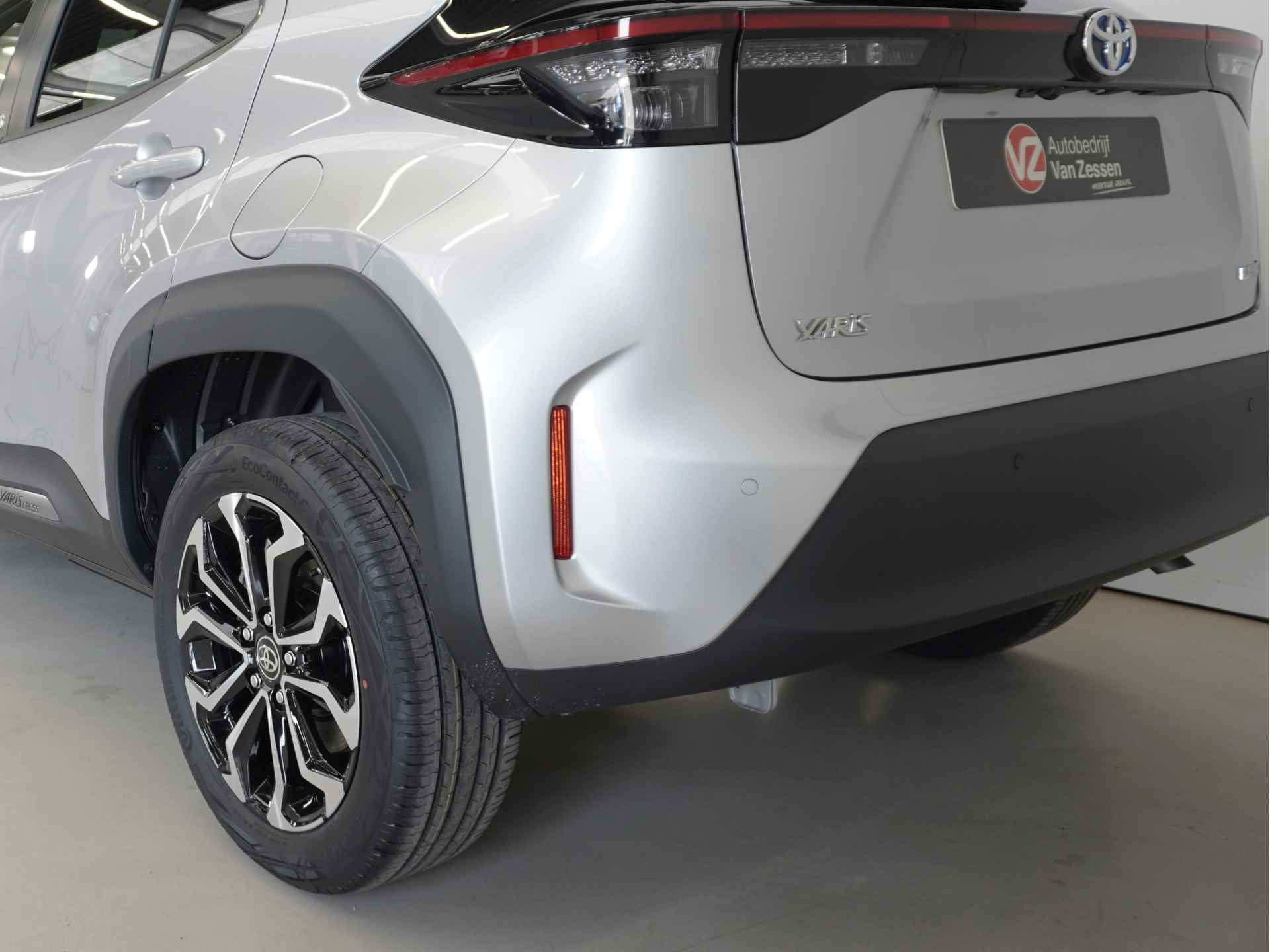 Toyota Yaris Cross 1.5 Hybrid Dynamic Team D | Safety Pack | Smart Connect | Winter Pakket | PDC V+A | Stuur- Stoelverwarming | Rijklaarprijs - 5/42