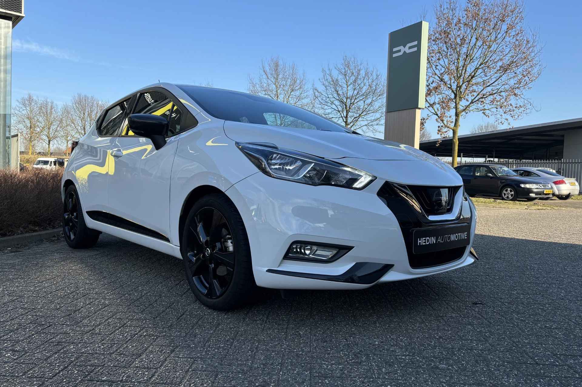 Nissan Micra 1.0 IG-T N-Sport "Leder/Alcantara, Trekhaak, Navi, Clima, Camera" - 4/31