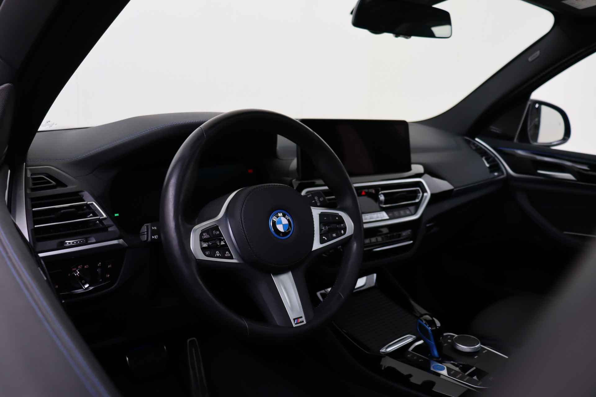 BMW iX3 High Executive / Trekhaak / Sportstoelen / Stoelverwarming / Adaptieve LED / Parking Assistant Plus / Head-Up / Harman Kardon / Live Cockpit Professional - 4/67