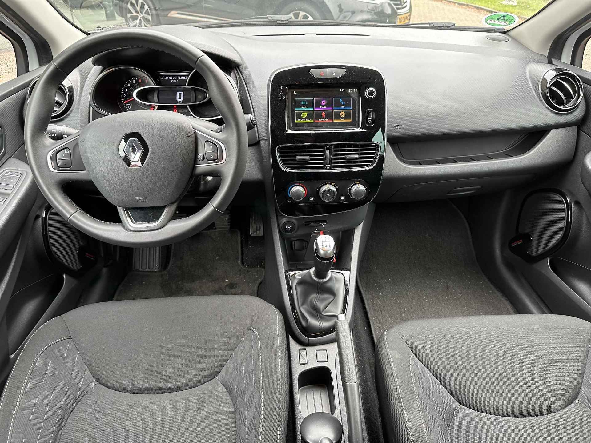 Renault Clio 0.9 TCe 90 Limited | PDC + Camera | Navi | DAB+ | Airco | Cruise | LM velgen 16" - 10/22