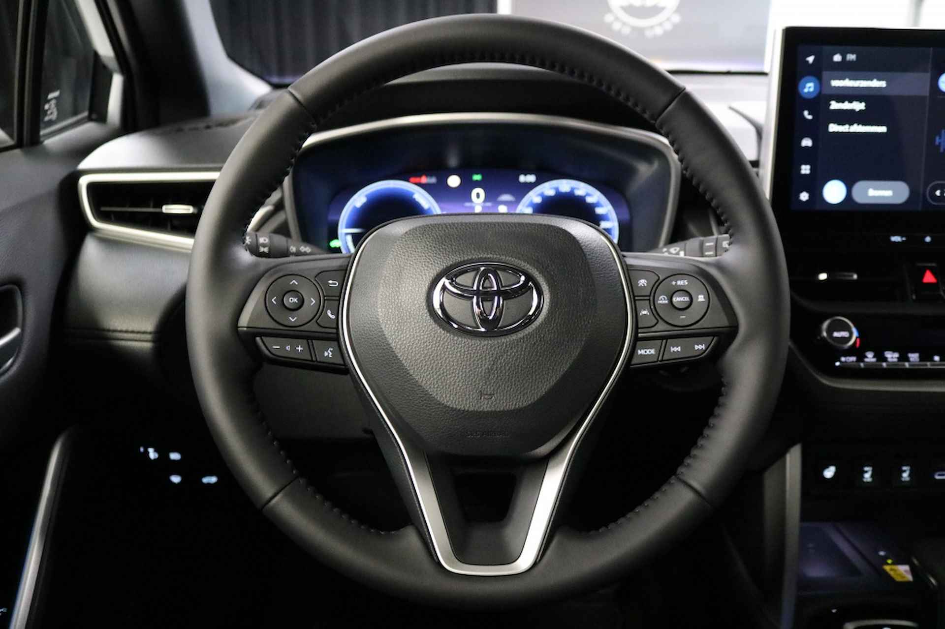 Toyota Corolla Cross Hybrid 140 Style - 13/27