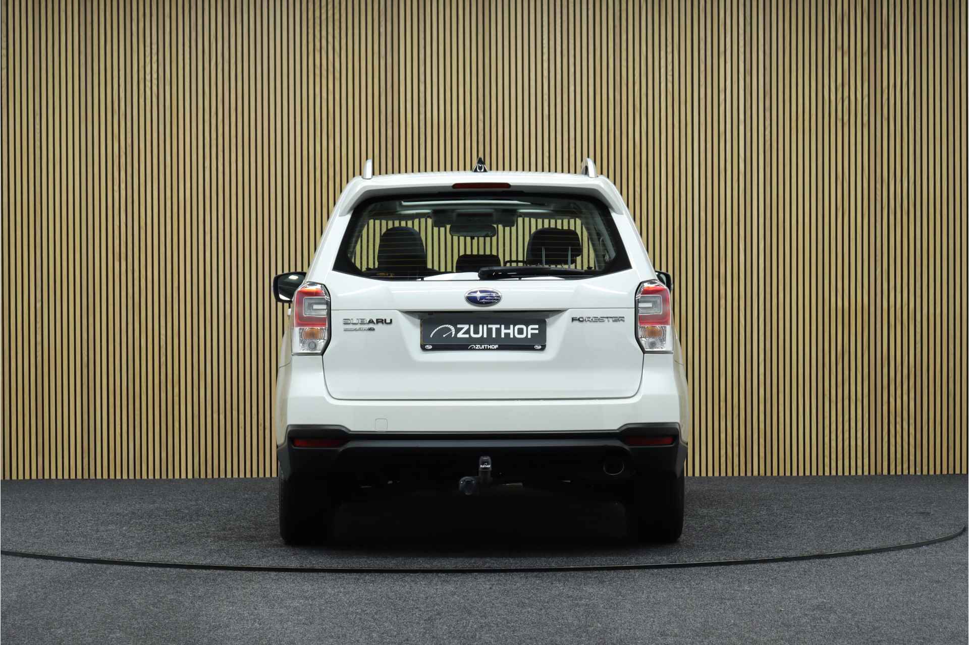 Subaru Forester 2.0 Luxury | Panoramadak | Trekhaak | Clima | Cruise | Camera - 4/44