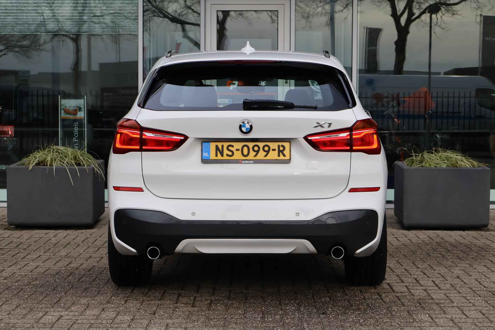 BMW X1 2.0 M-Sport SDRIVE 20I AUT | LED | Navi | Stoelverwarming | Camera | Climate | Cruise | Leder - 14/45