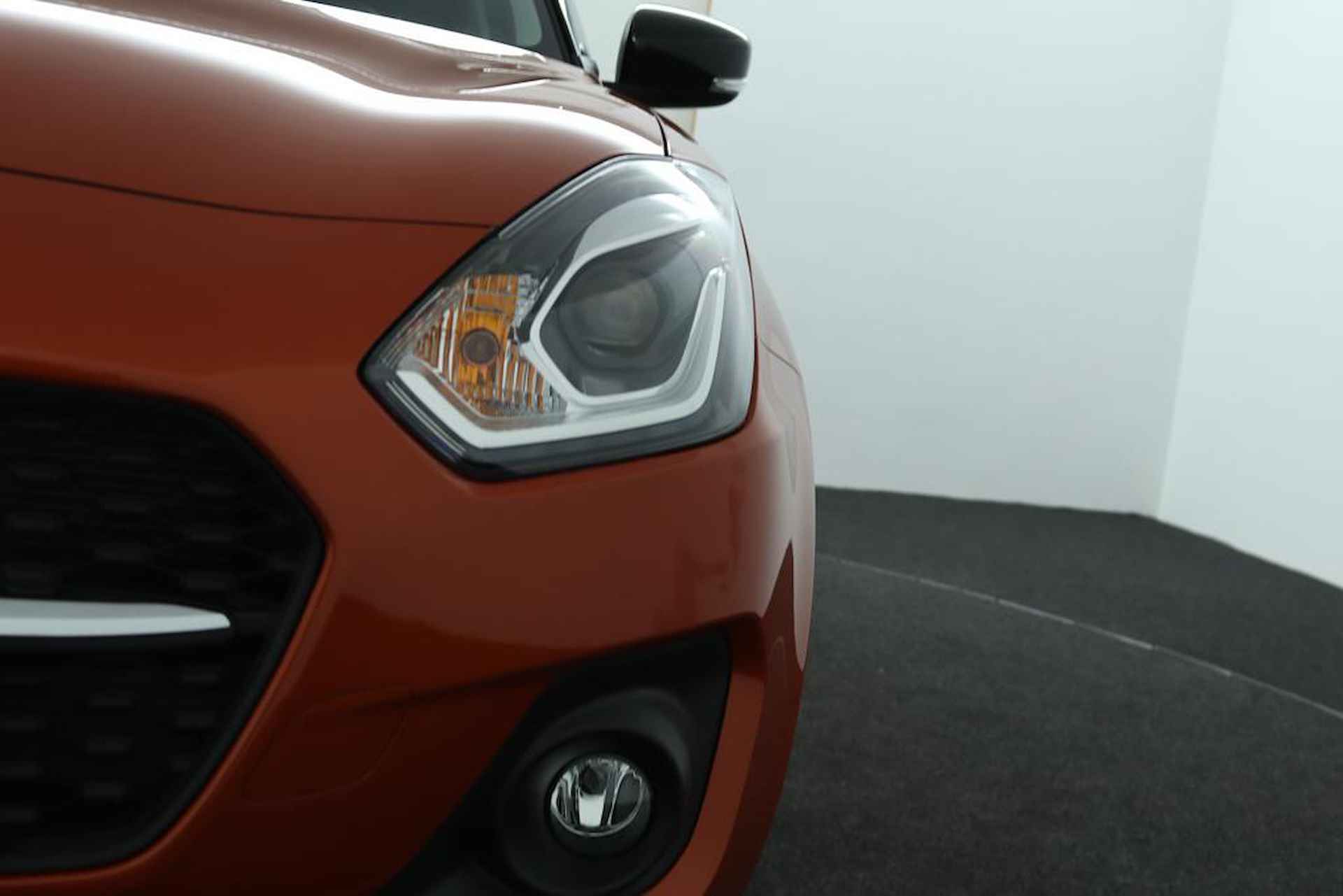 Suzuki Swift 1.2 Style Smart Hybrid | Climate control | Cruise control adaptive | navigatie | camera | stoelverwarming | - 42/51