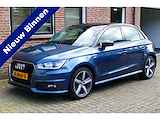 Audi A1 Sportback 1.0 TFSI Design. Zwart Dak, Airco, Cruise, Navi, 17"LM Velgen.