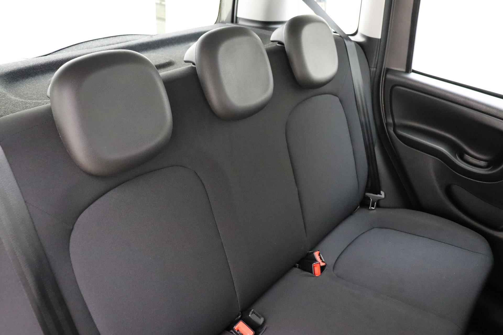 Fiat Panda 1.0 Hybrid | Nieuwe auto | Airco | Bluetooth | 5-zits | Parkeersensoren achter | Metallic lak | Elektrische ramen voor | Elektrisch verstelbare spiegels - 15/26
