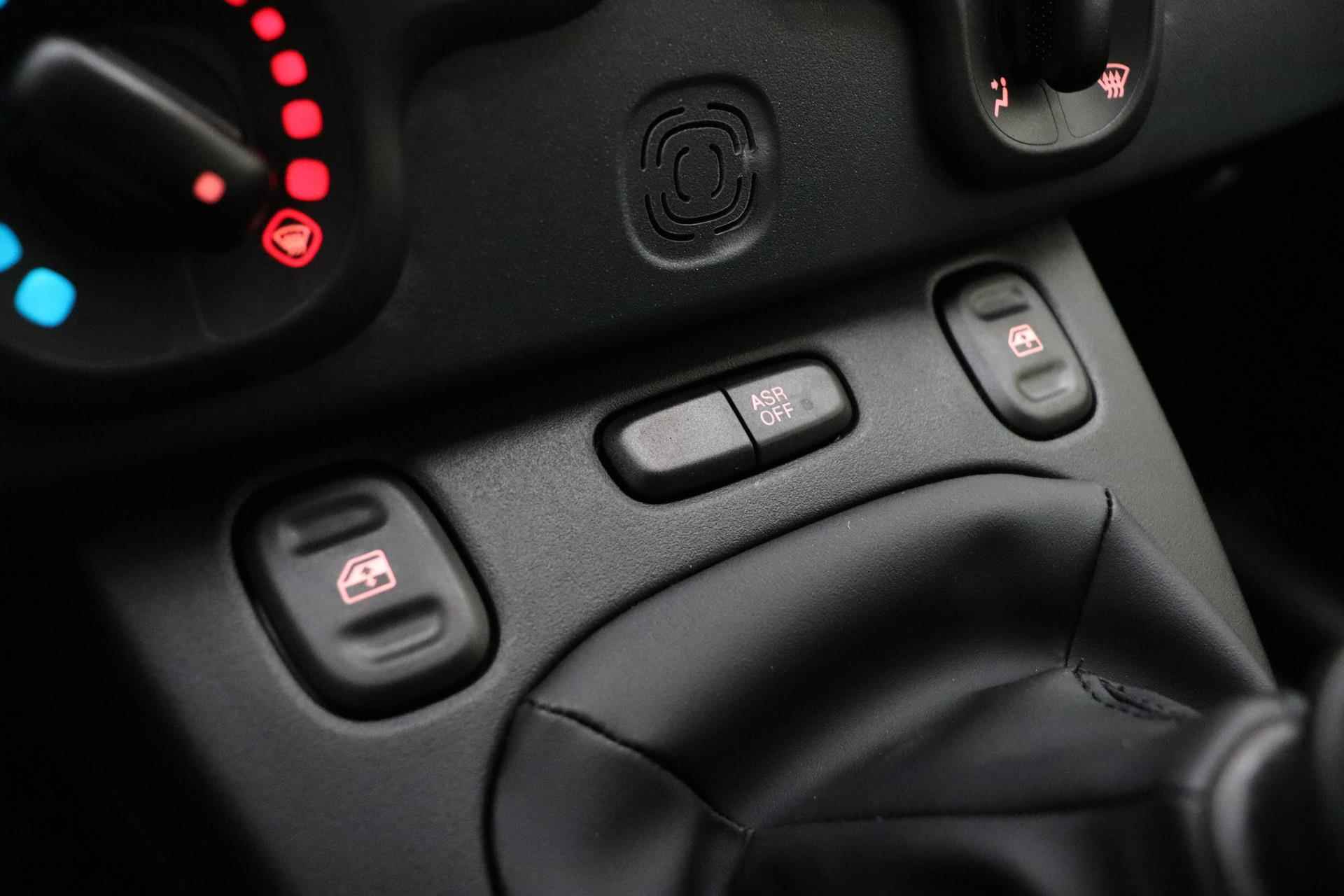 Fiat Panda 1.0 Hybrid | Nieuwe auto | Airco | Bluetooth | 5-zits | Parkeersensoren achter | Metallic lak | Elektrische ramen voor | Elektrisch verstelbare spiegels - 17/26