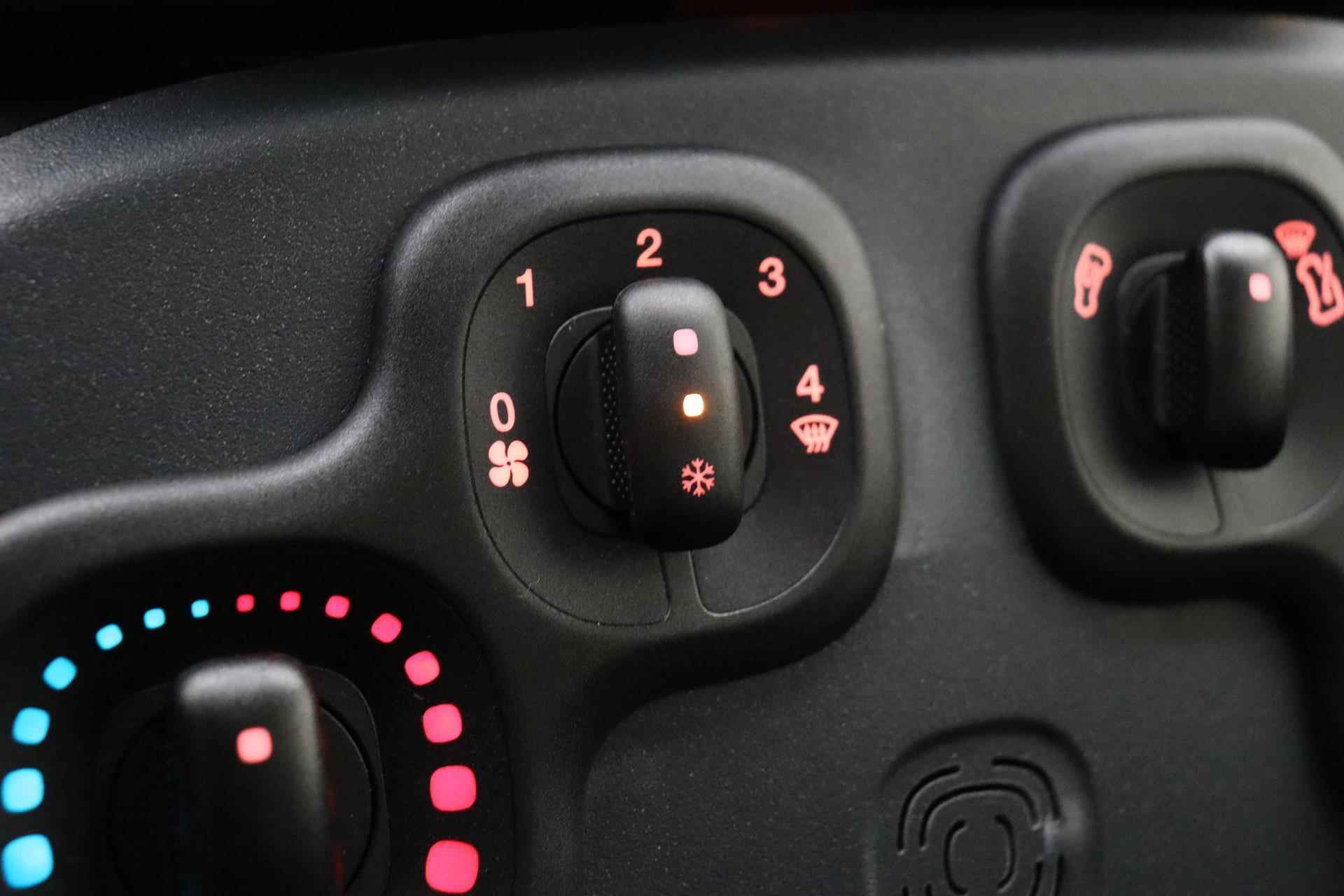 Fiat Panda 1.0 Hybrid | Nieuwe auto | Airco | Bluetooth | 5-zits | Parkeersensoren achter | Metallic lak | Elektrische ramen voor | Elektrisch verstelbare spiegels - 19/26