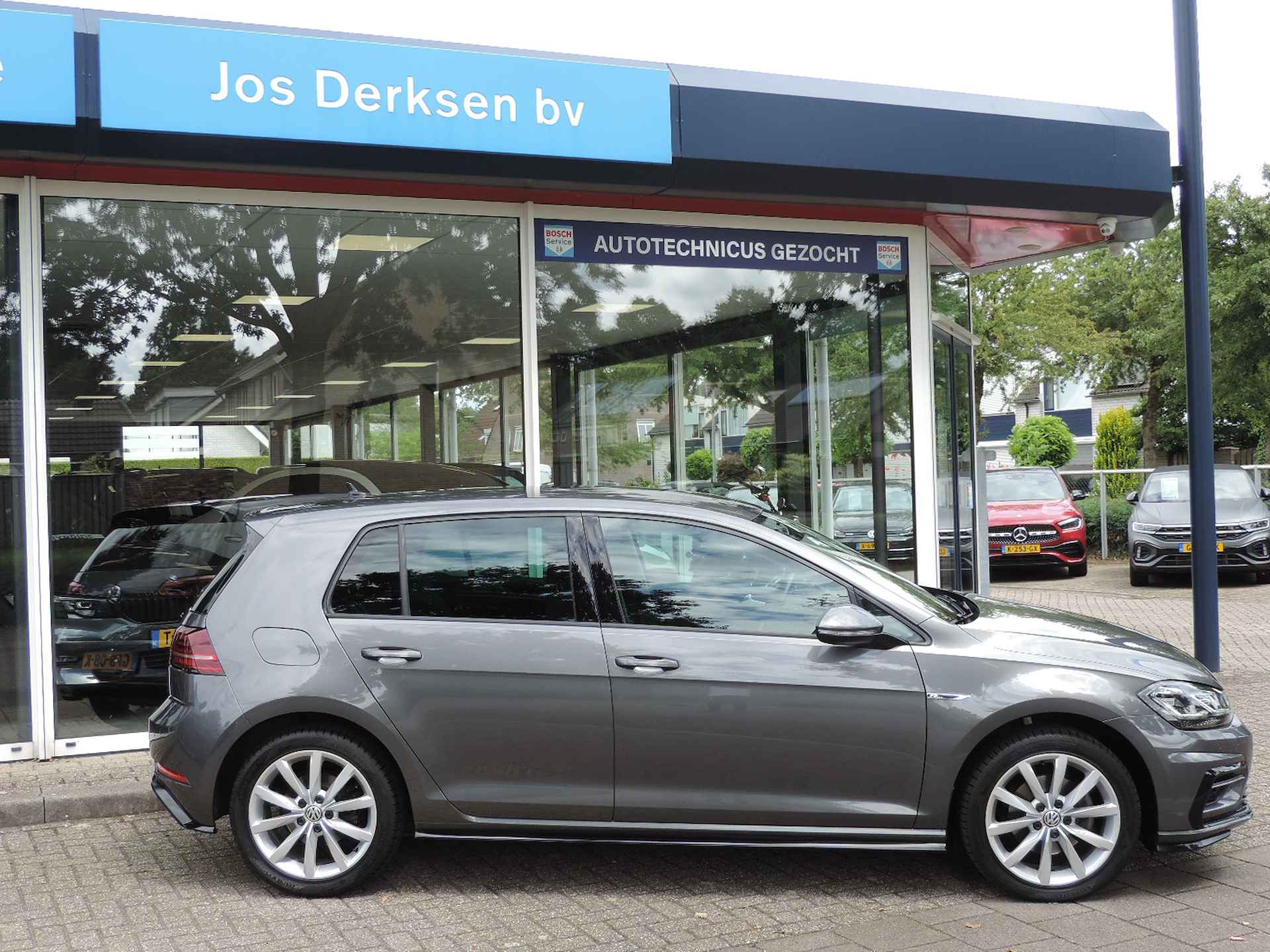 Volkswagen Golf 1.5 TSI 150PK R-Line DSG - ACC | Nav | PDC v+a | Stoelverw. | LED koplampen | CarPlay - 3/40