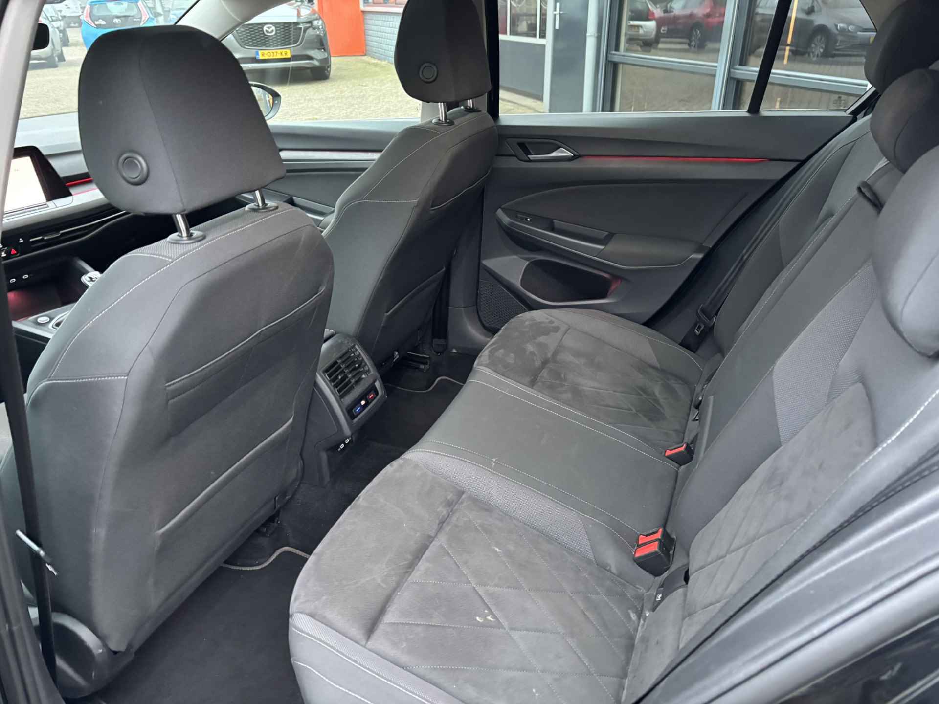 Volkswagen Golf 1.5 TSI Style / Elektrische Stoelen / Camera / Schuifkanteldak / Virtual Cockpit / Draadloos Apple Carplay/Androidauto / - 7/39