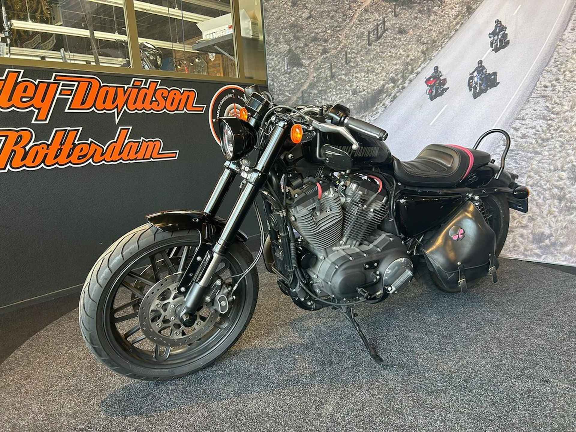 Harley-Davidson XL1200CX Roadster Vivid Black - 1/9