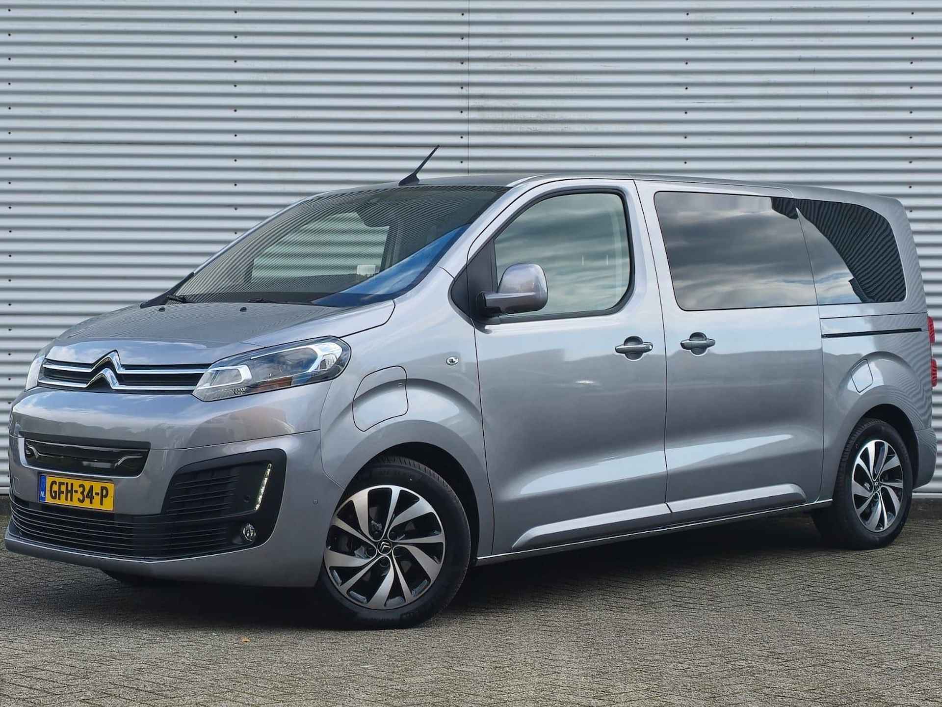 Citroën ë-SpaceTourer Jumpy M L2 Shine Pack EV 50kWh 136pk AUTOMAAT | 8-PERSOONS | PANODAK | NAVI | XENON | LEDER | KEYLESS | CAMERA | HANDSFREE SCHUIFDEUREN | LM-VELGEN | CLIMA - 4/80