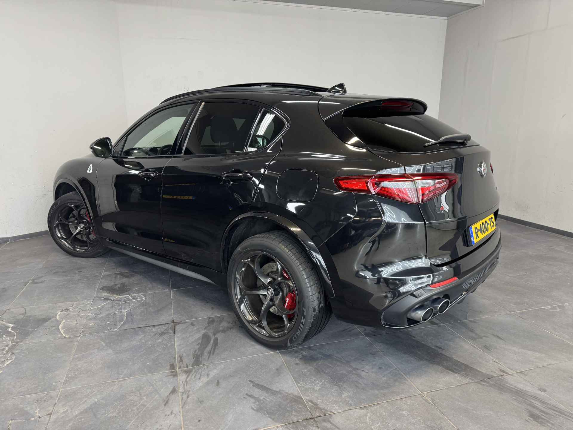 Alfa Romeo Stelvio 2.9 V6 AWD Quadrifoglio ✅ PANORAMADAK ✅ CARBON ✅ HARMAN KARDON ✅ GARANTIE ✅ - 24/97