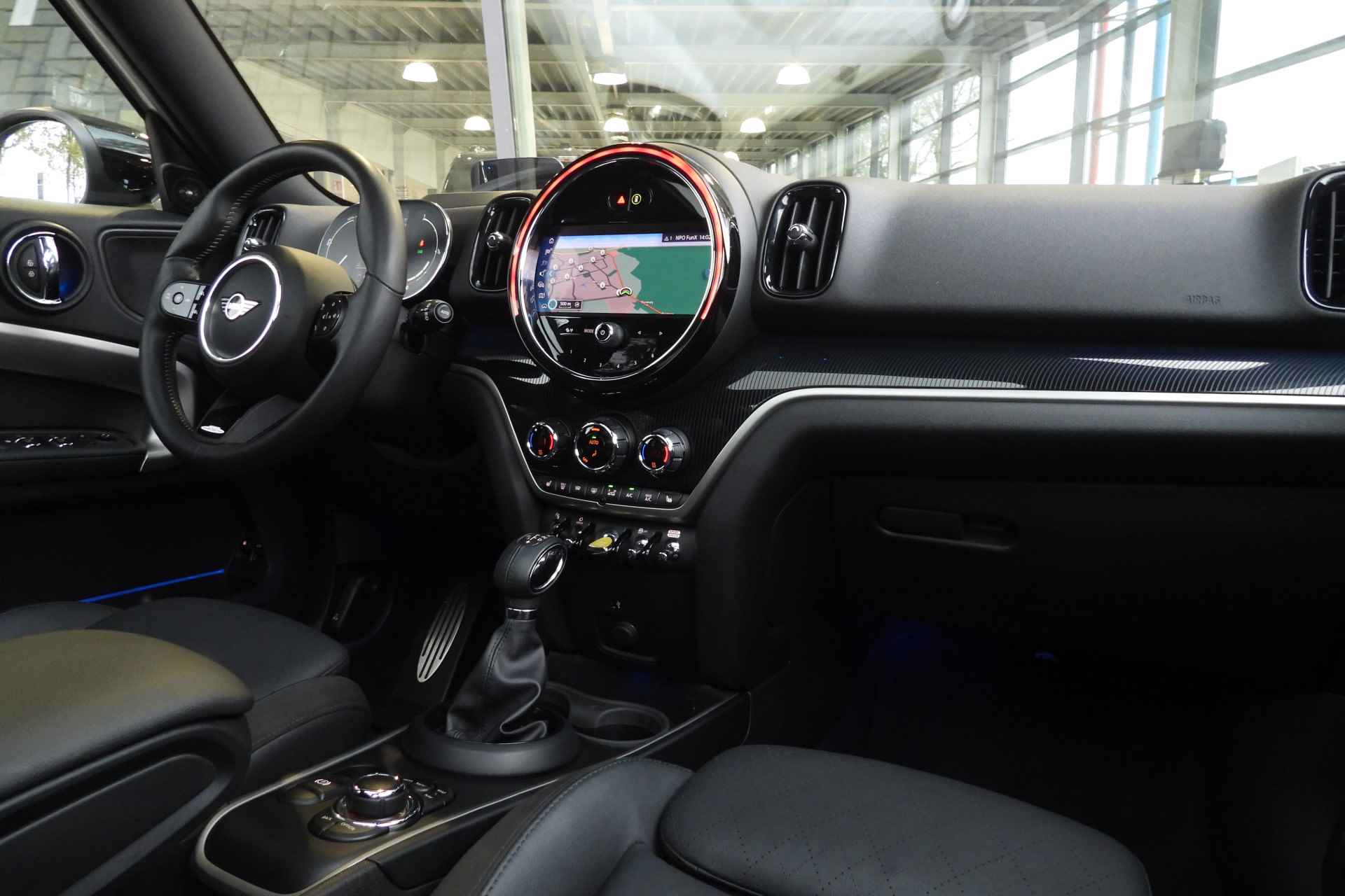 MINI Countryman Cooper SE ALL4 JCW Automaat / Panoramadak / Achteruitrijcamera / Active Cruise Control / Comfort Access / Park Assistant / Stoelverwarming - 25/42