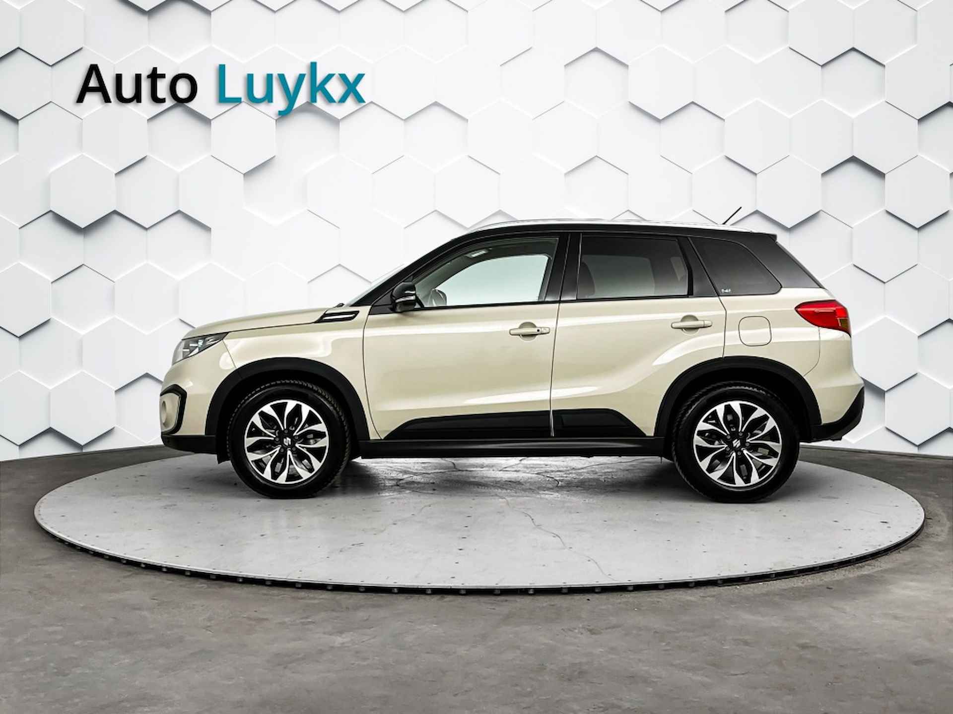 Suzuki Vitara 1.6 High Executive | Navigatie | Lederen Bekleding | Trekhaak - 2/39