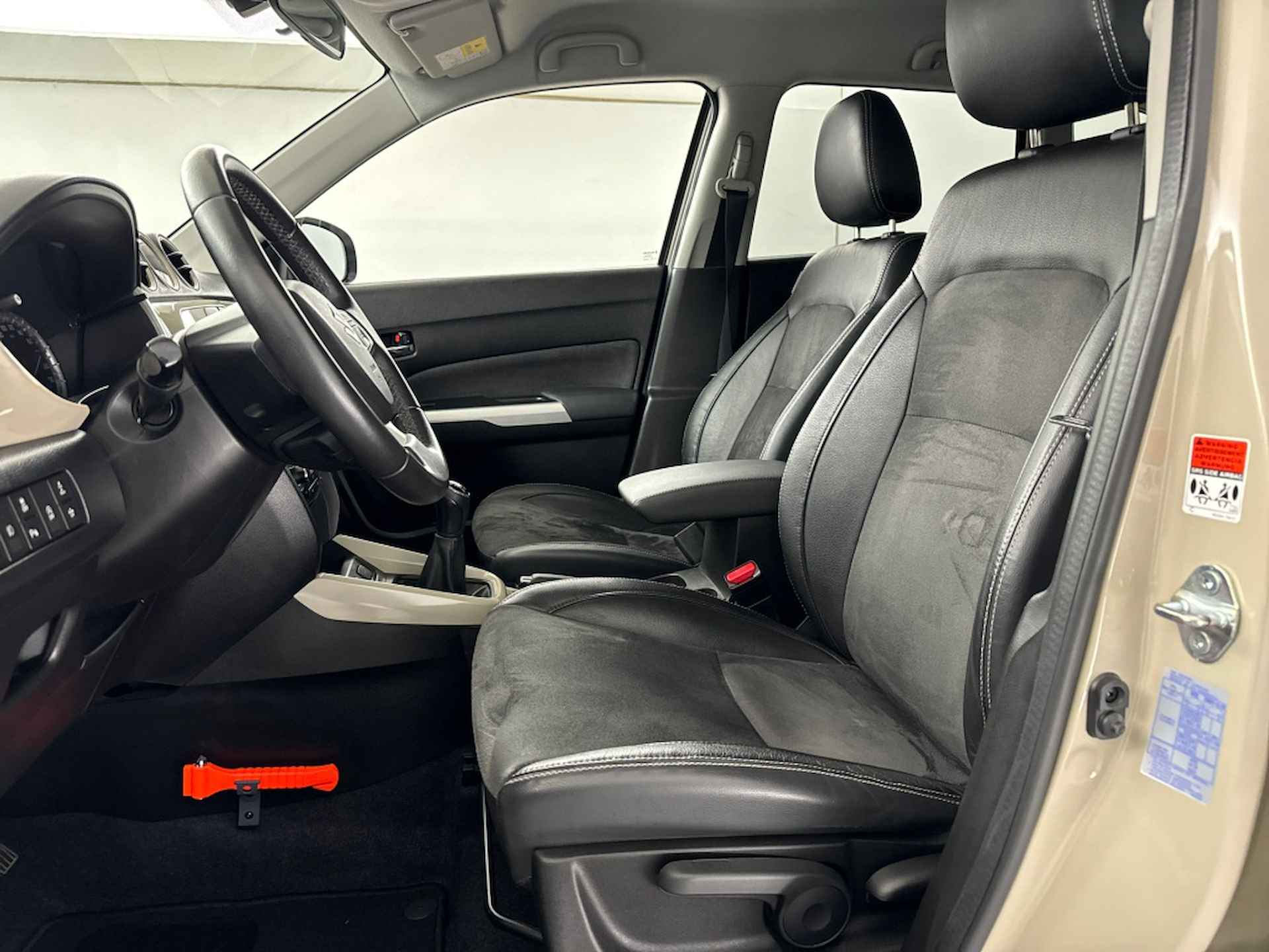 Suzuki Vitara 1.6 High Executive | Navigatie | Lederen Bekleding | Trekhaak - 19/39