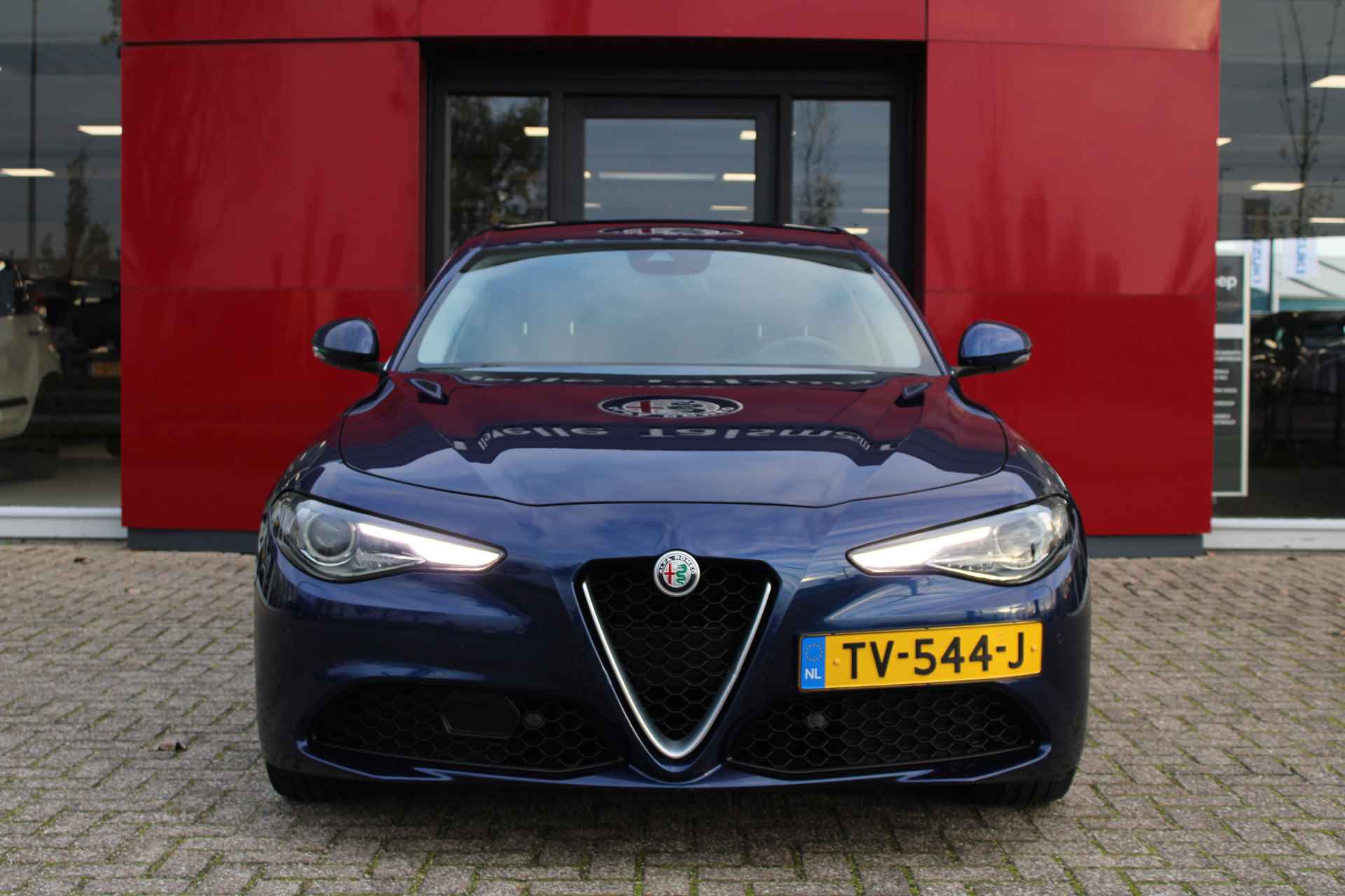 Alfa Romeo Giulia 2.0T Super | Camera + PDC voor en achter | Stoel/stuurwiel verwarming | 18" Velgen - 4/34