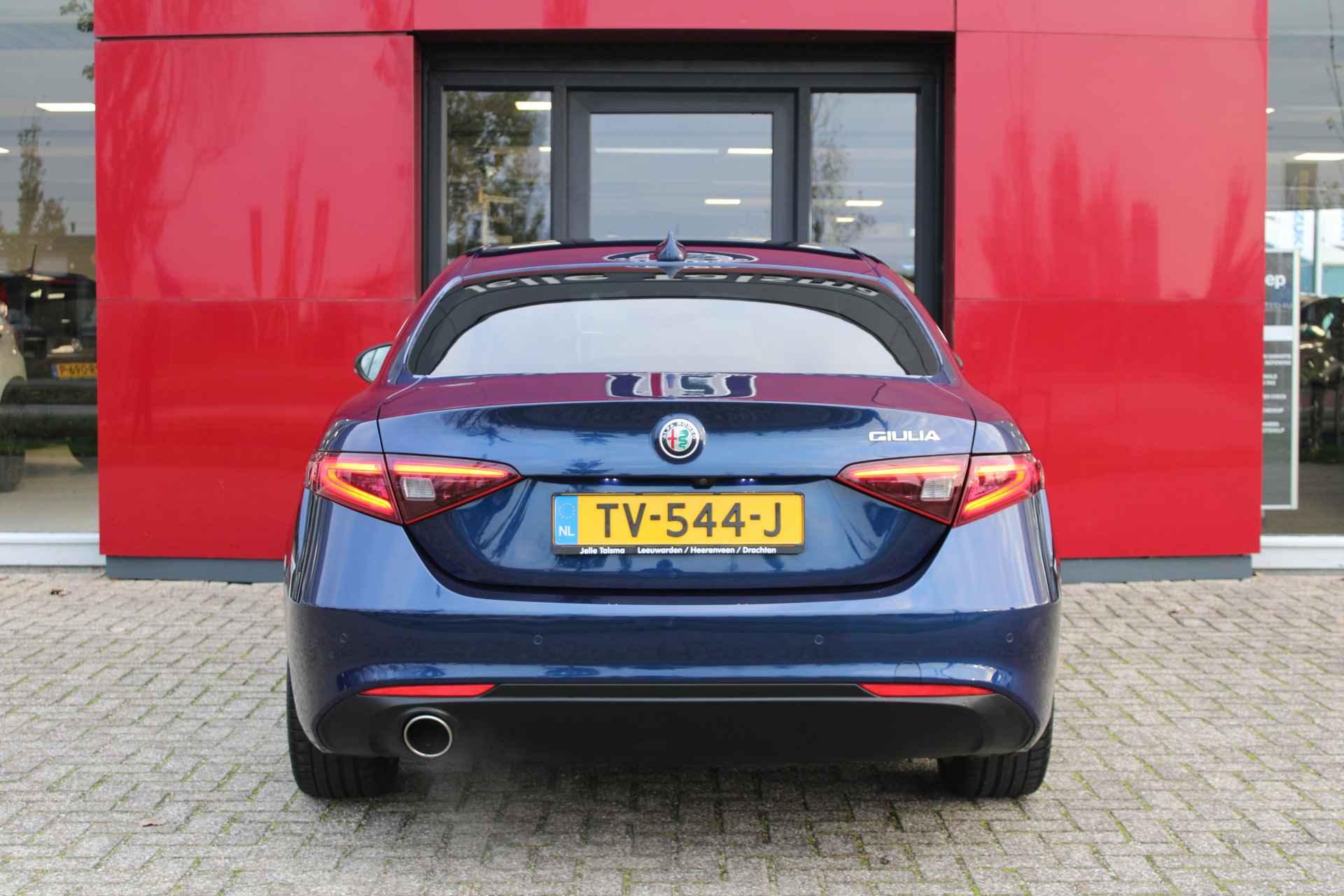 Alfa Romeo Giulia 2.0T Super | Camera + PDC voor en achter | Stoel/stuurwiel verwarming | 18" Velgen - 8/34